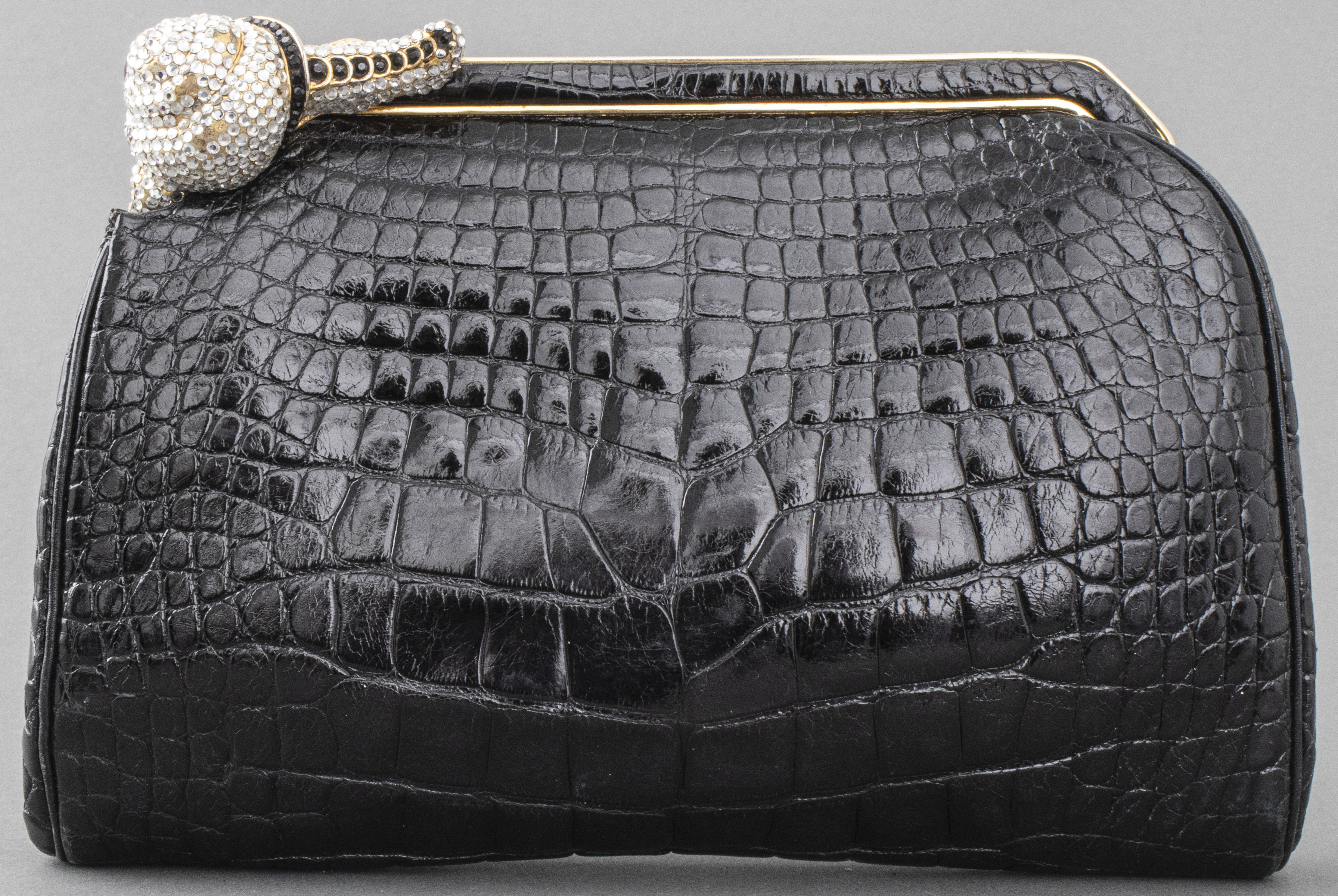 JUDITH LEIBER BLACK ALLIGATOR CLUTCH 3c4501