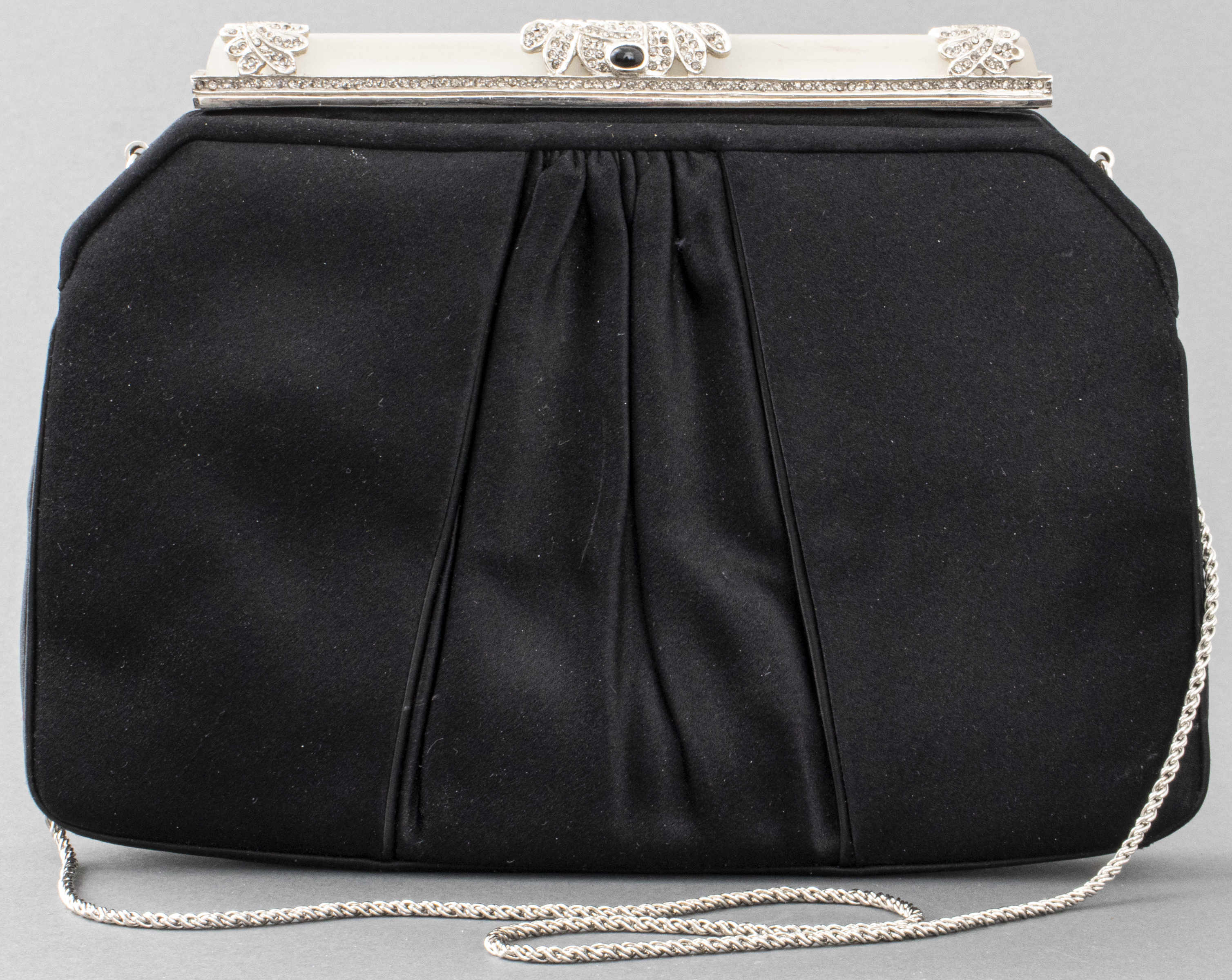 JUDITH LEIBER BLACK STAIN CLUTCH 3c4547