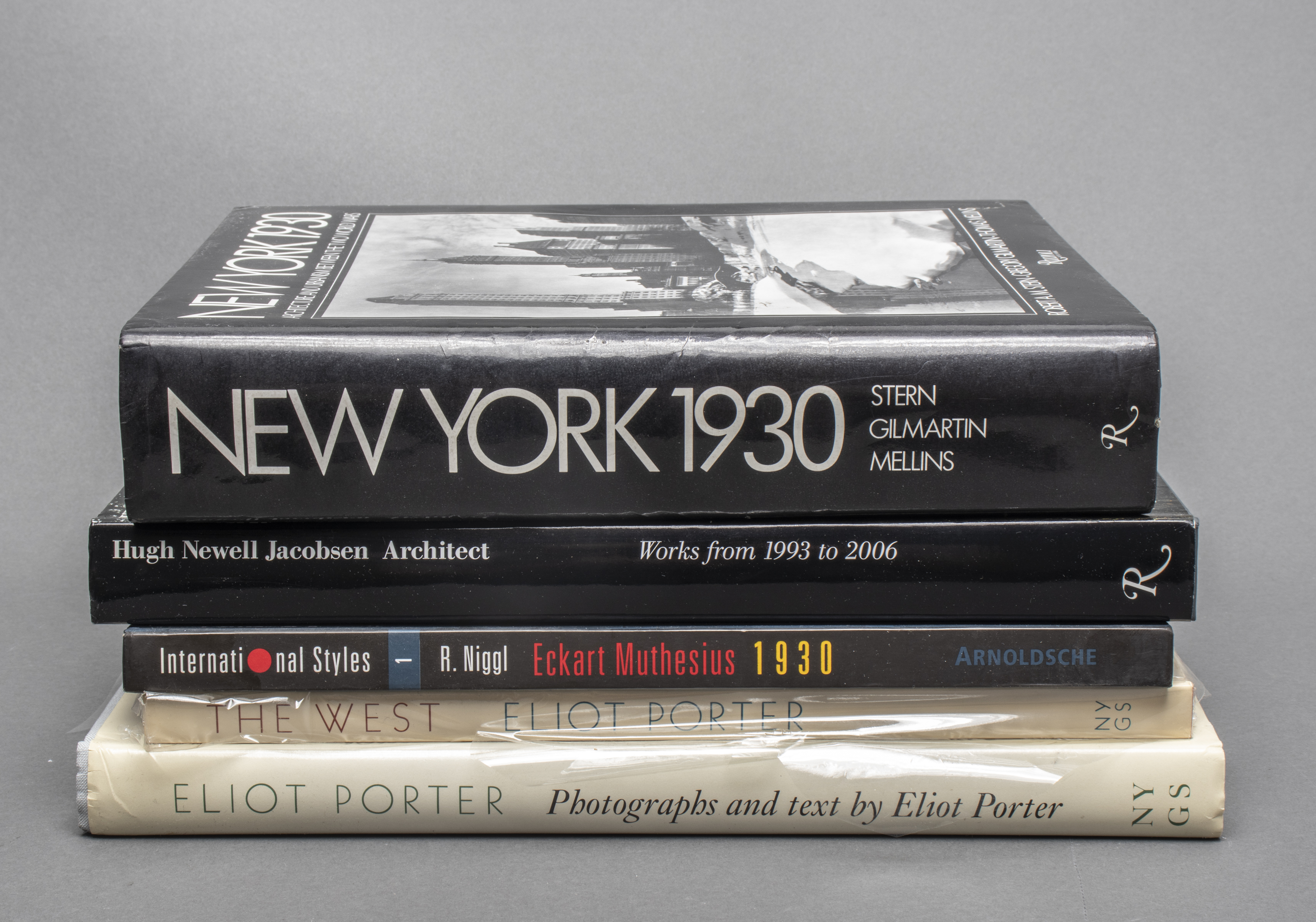 GROUP OF BOOKS ON ARCHITECTURE 3c458f