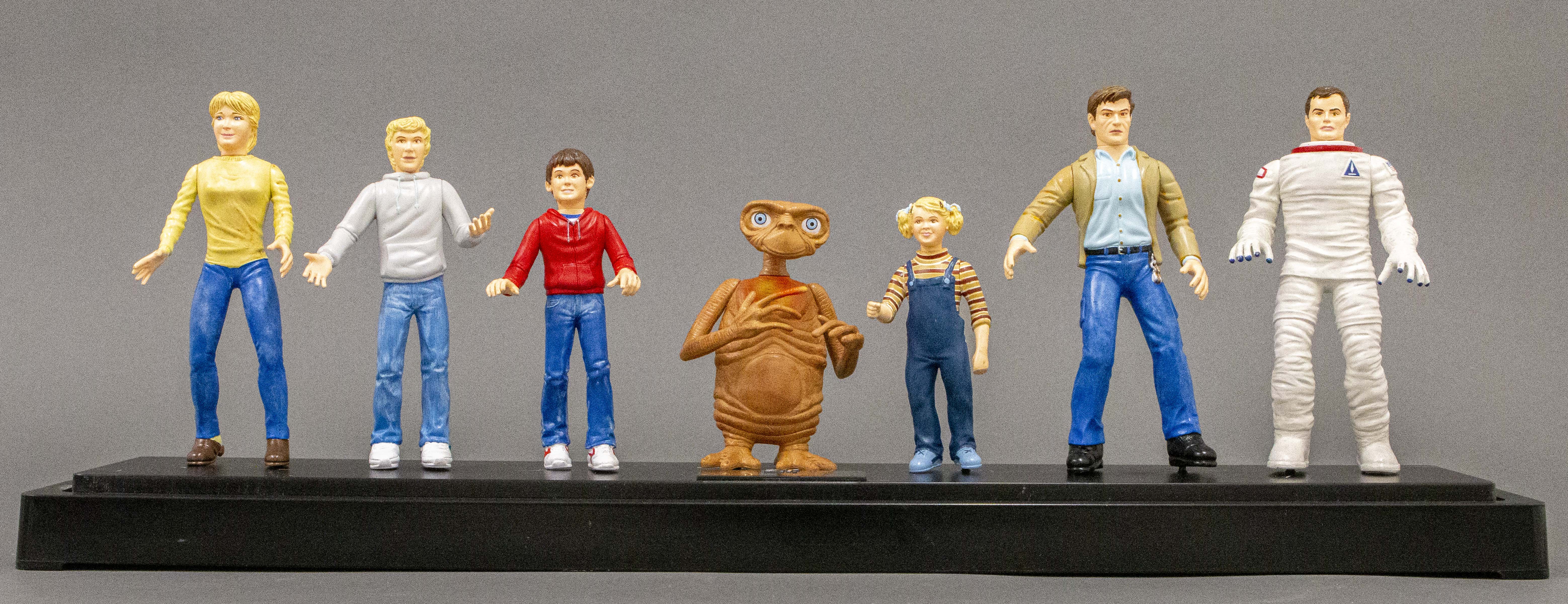 LIMITED EDITION ET FIGURE COLLECTION