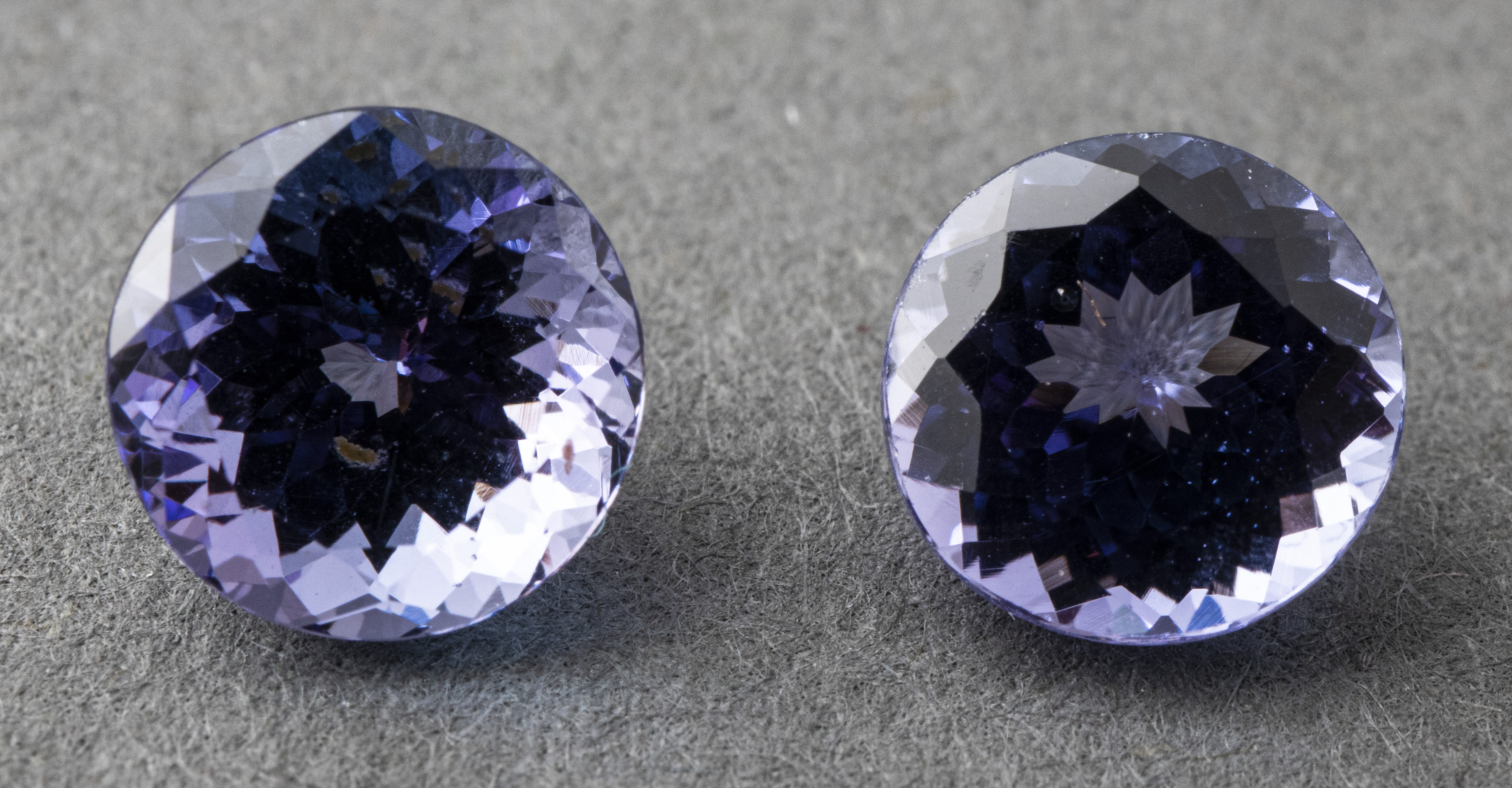 2.80 CTTW. LOOSE ROUND-CUT TANZANITE