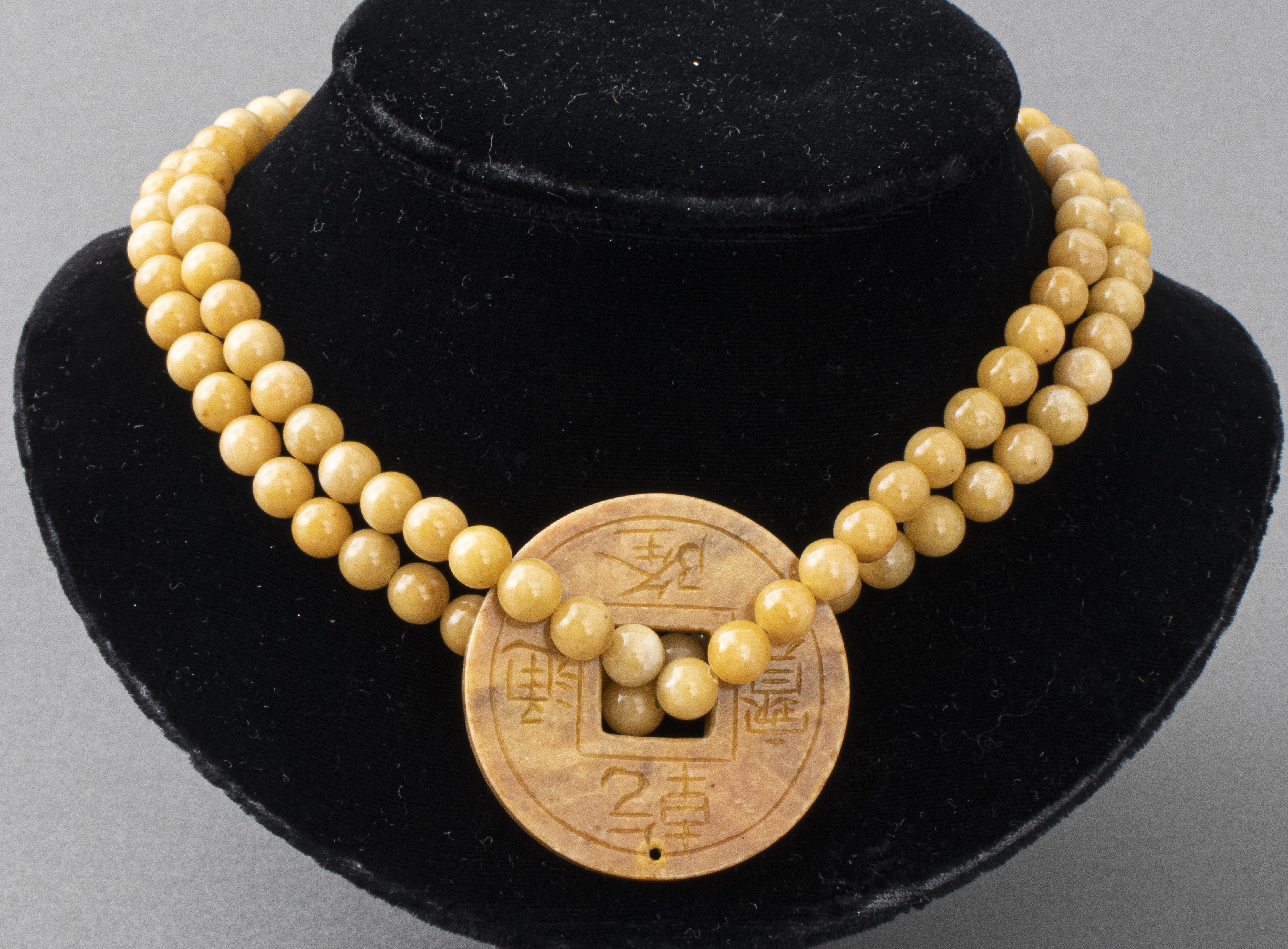 CHINESE HARDSTONE BI DISK NECKLACE 3c45a5