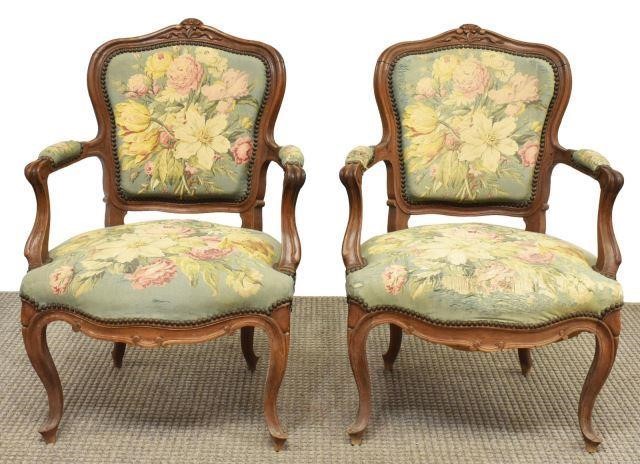  2 ITALIAN LOUIS XV STYLE UPHOLSTERED 3c2243