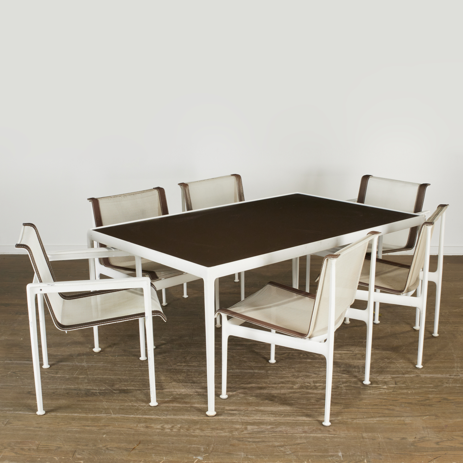 RICHARD SCHULTZ DINING TABLE AND 3c2476
