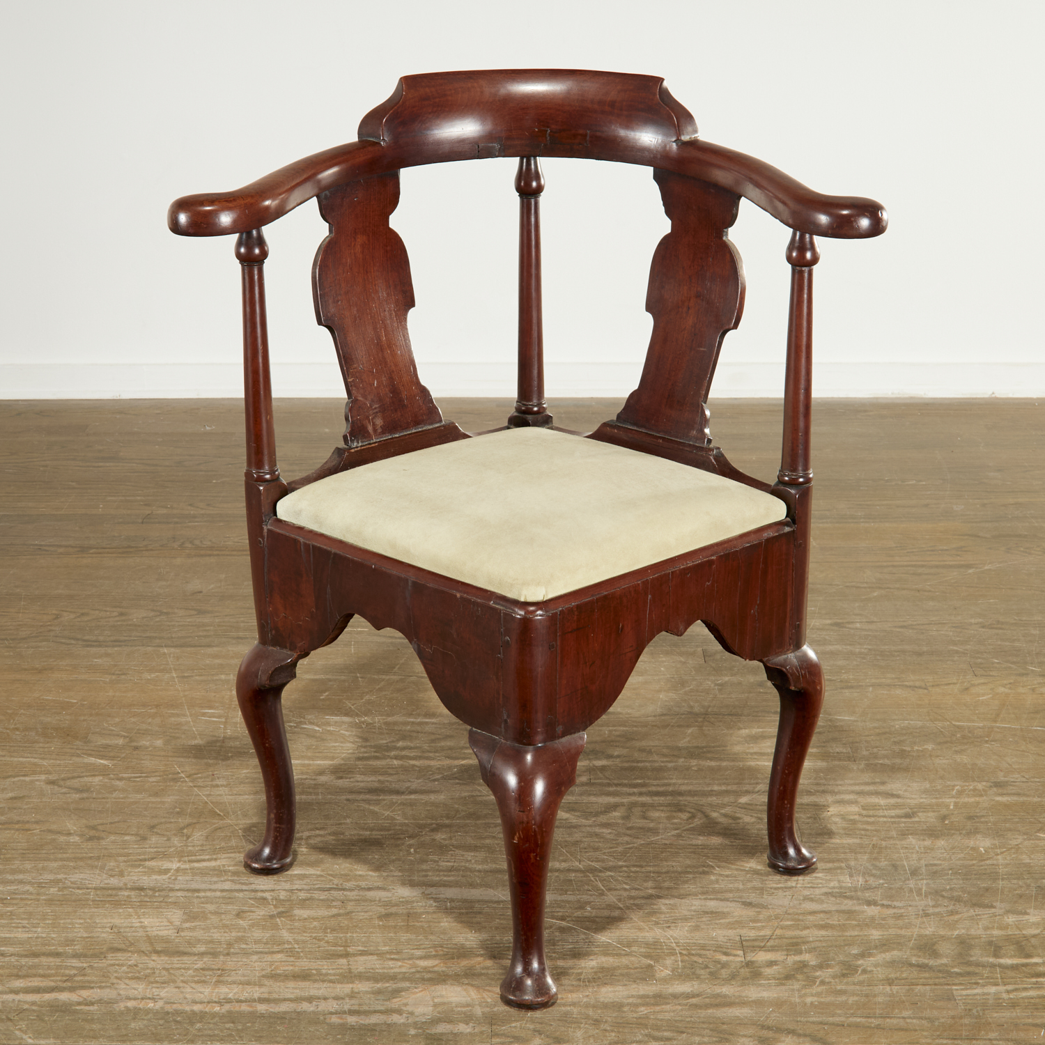 GEORGIAN MAHOGANY CORNER CHAIR 3c2646