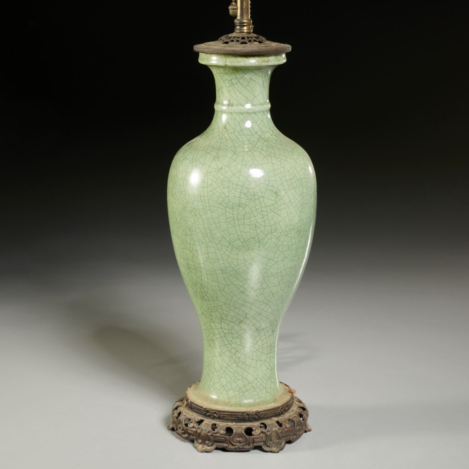 CHINESE CELADON CRACKLE GLAZE PORCELAIN