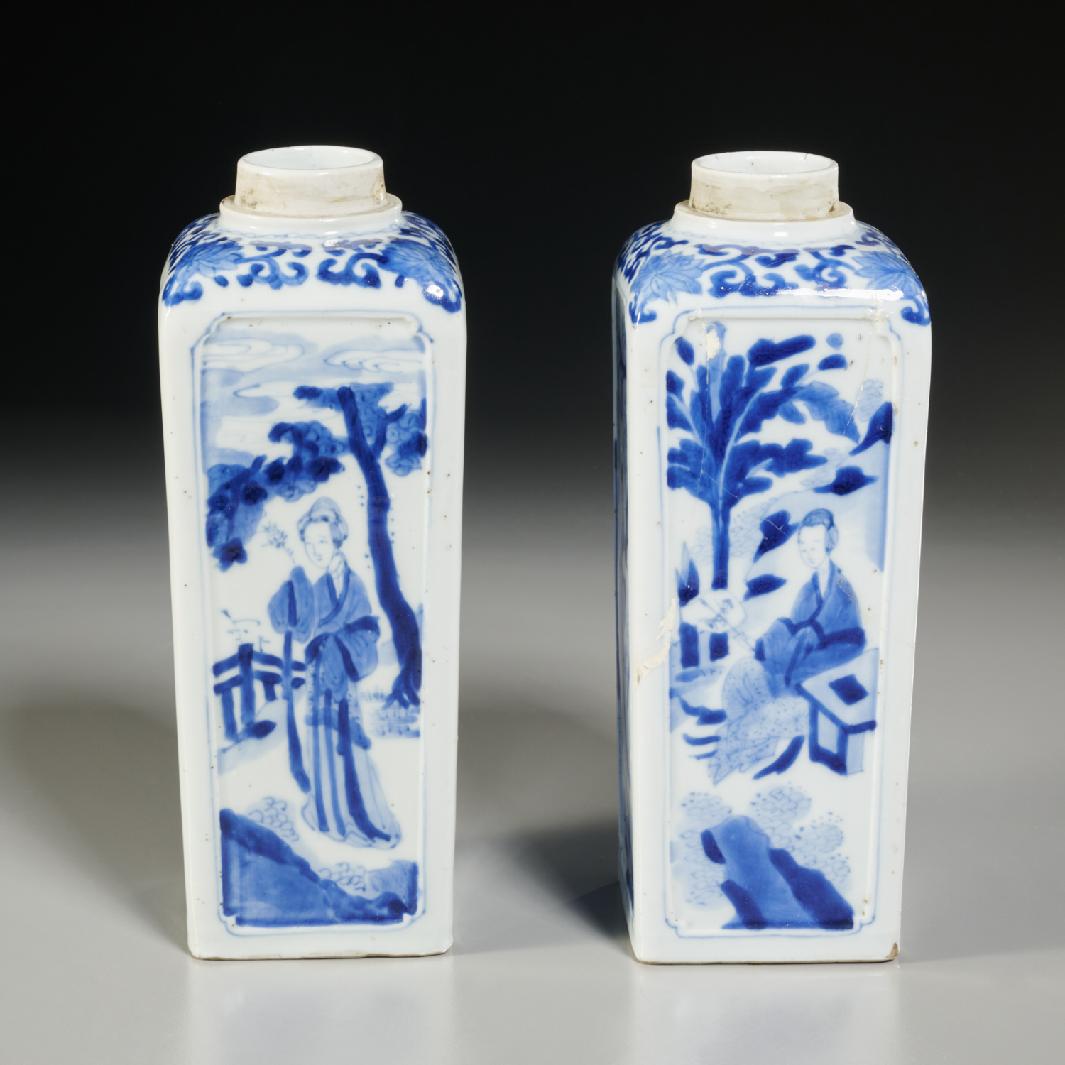 PAIR KANGXI BLUE WHITE BOTTLES  3c275e