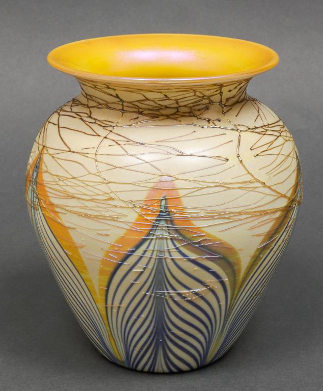 DURAND FEATHERED ART GLASS VASE Durand