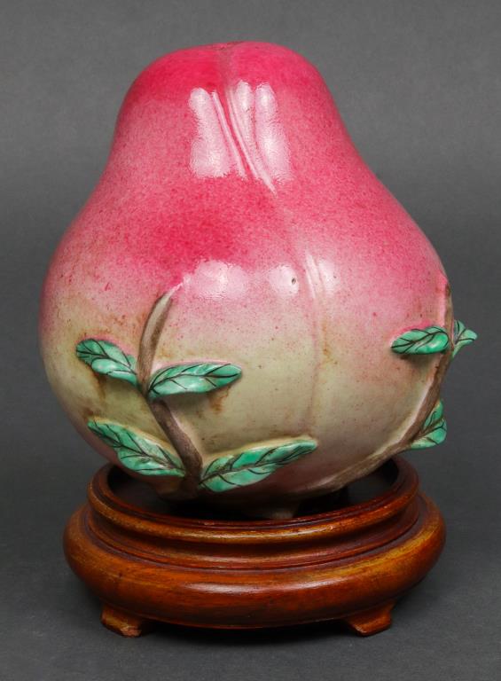 CHINESE CERAMIC PEACH ALTAR FRUIT 3c29b3