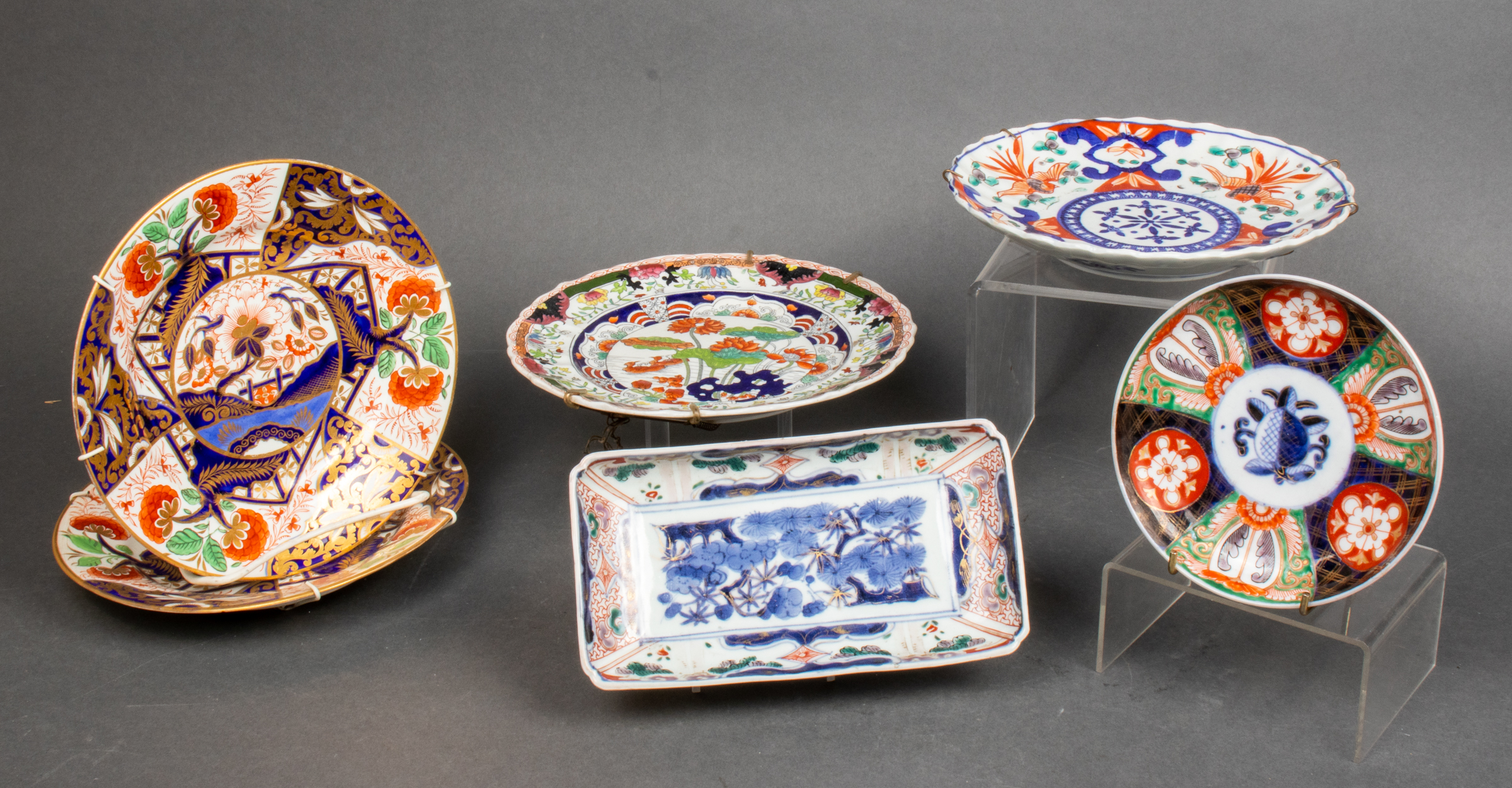 IMARI & IMARI STYLE DECORATED DISHES,