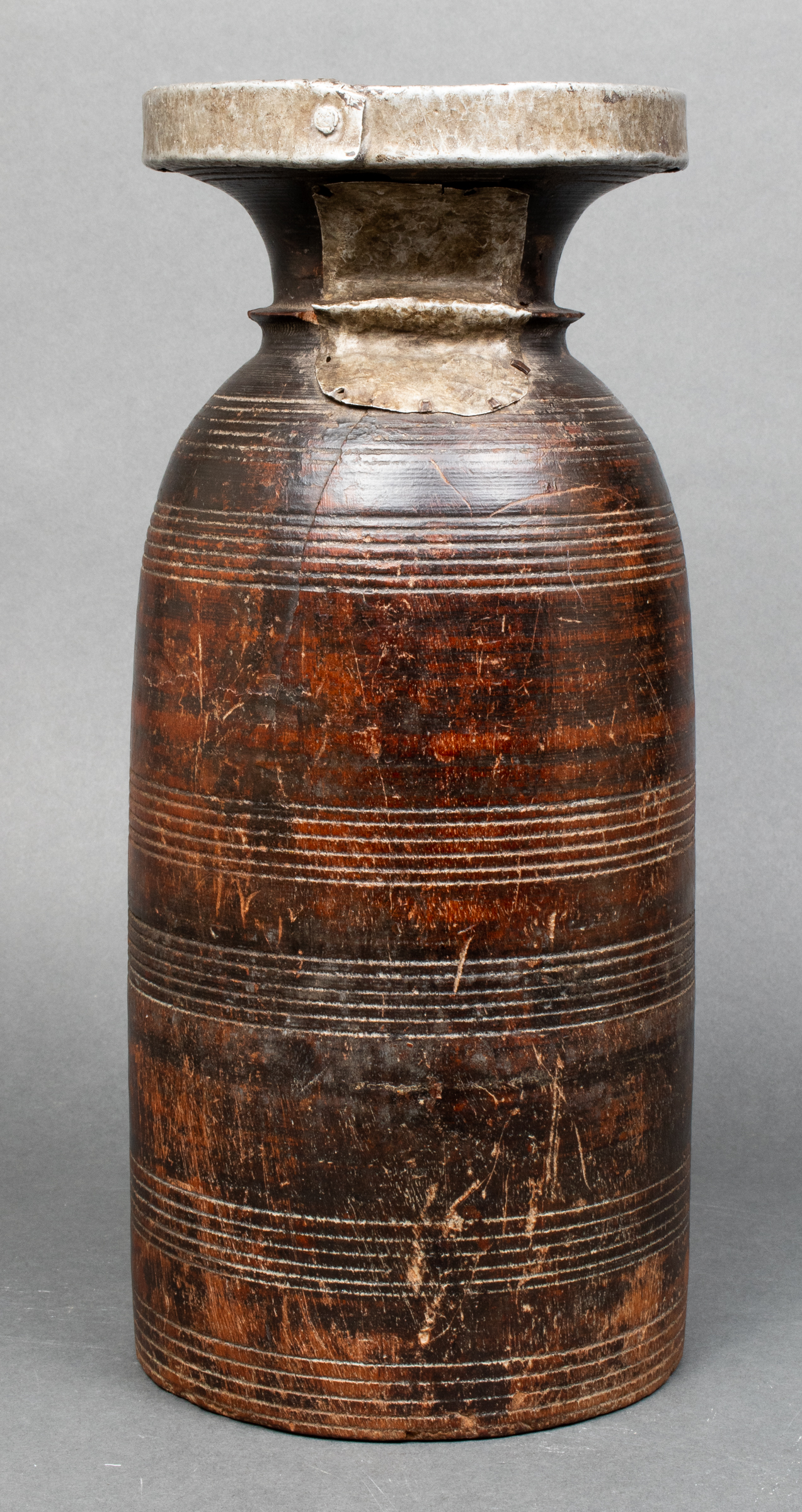 TRIBAL WOOD VASE WITH SAWTOOTH