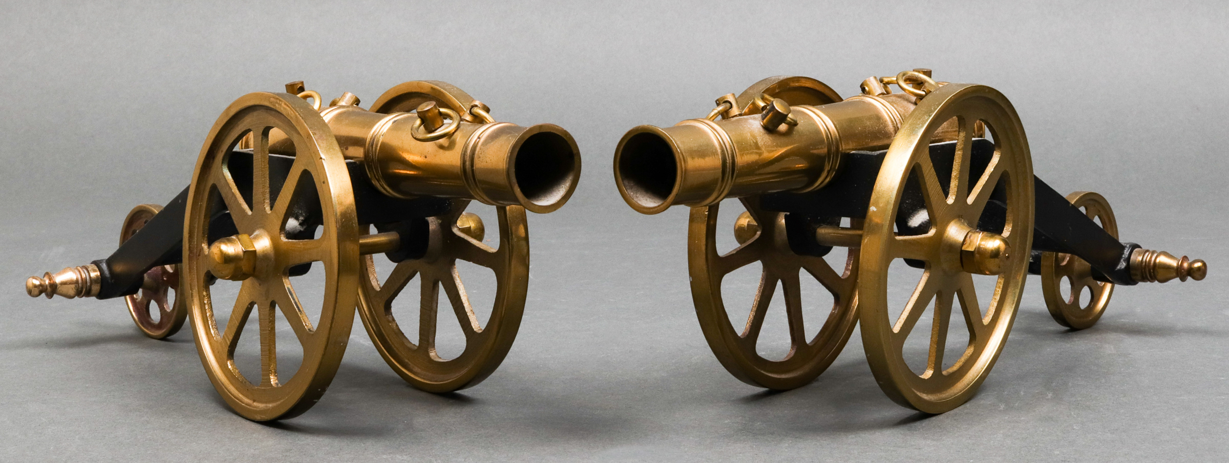 MINIATURE MODEL BRASS CANNONS  3c2ca9