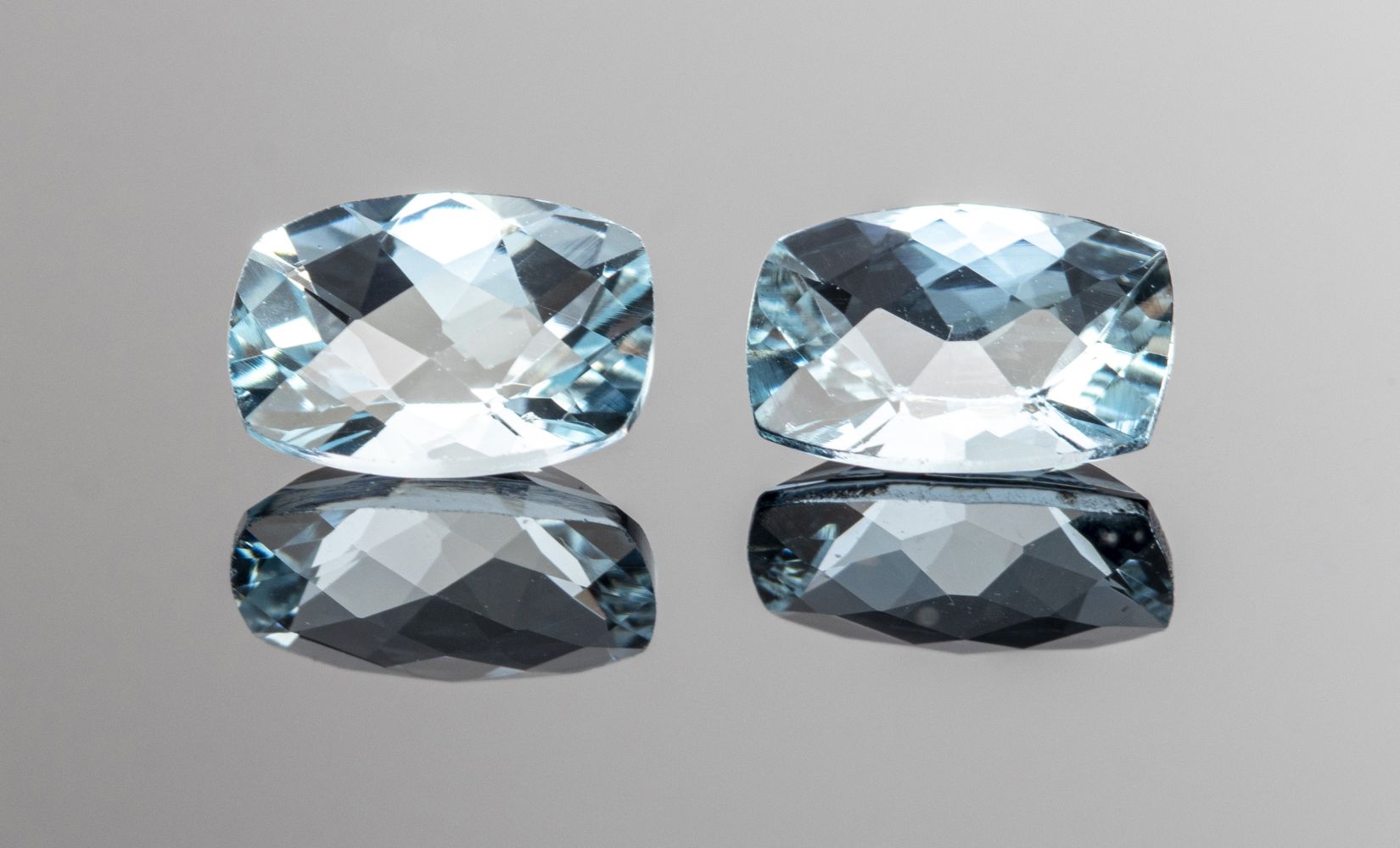 1.40 CTTW. LOOSE CUSHION-CUT AQUAMARINE