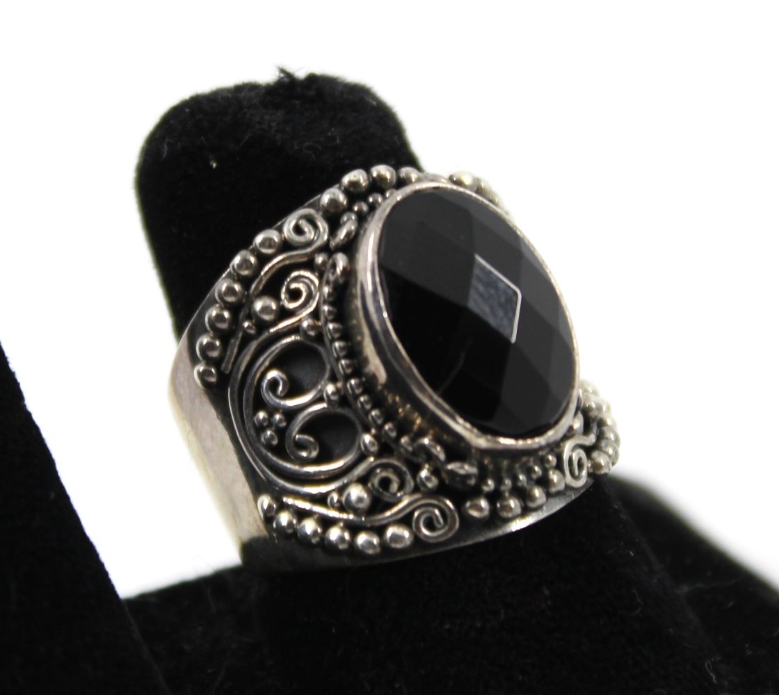 TRIBAL SILVER AND ONYX RING Ornate 3c565c