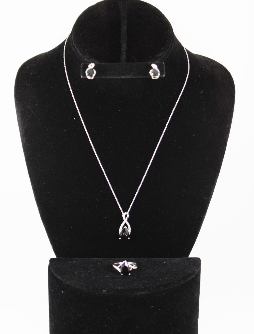 CONTEMPORARY SILVER, ONYX, AND