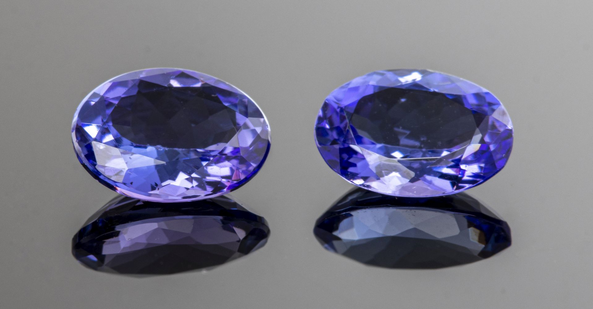 2 40 CTTW LOOSE OVAL CUT TANZANITE 3c568e