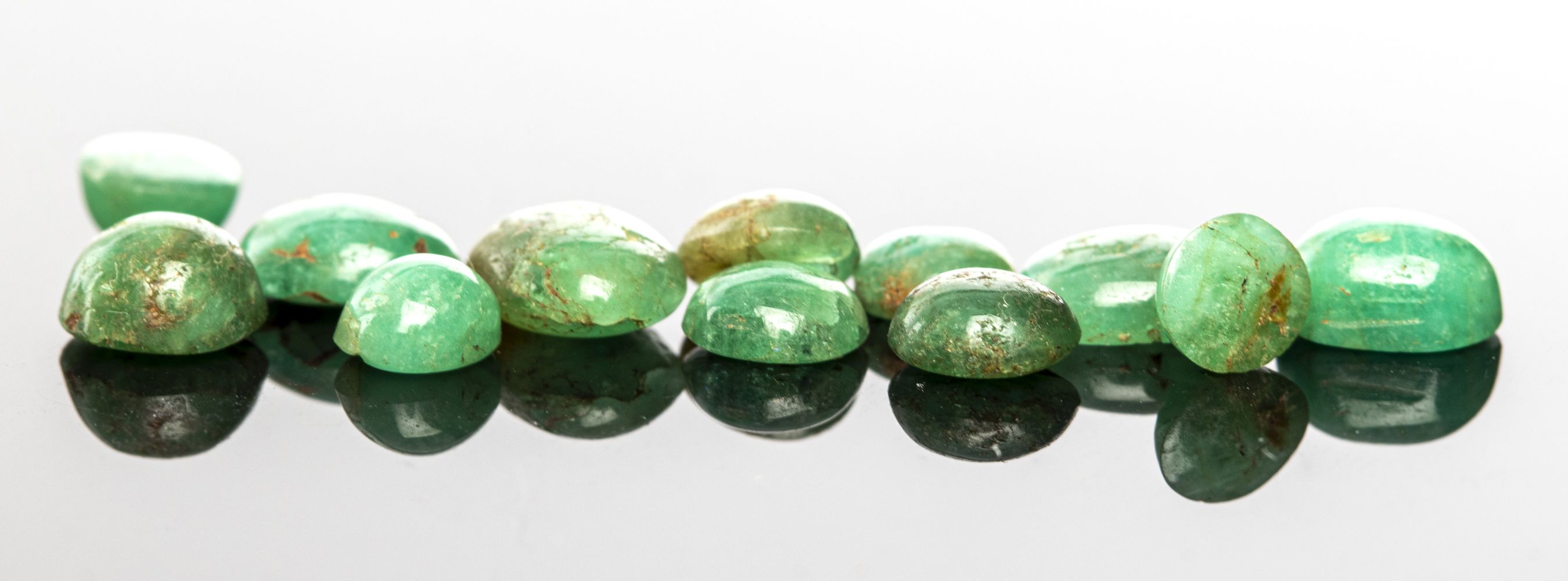 9.7 CTW. LOOSE EMERALD GEMSTONE