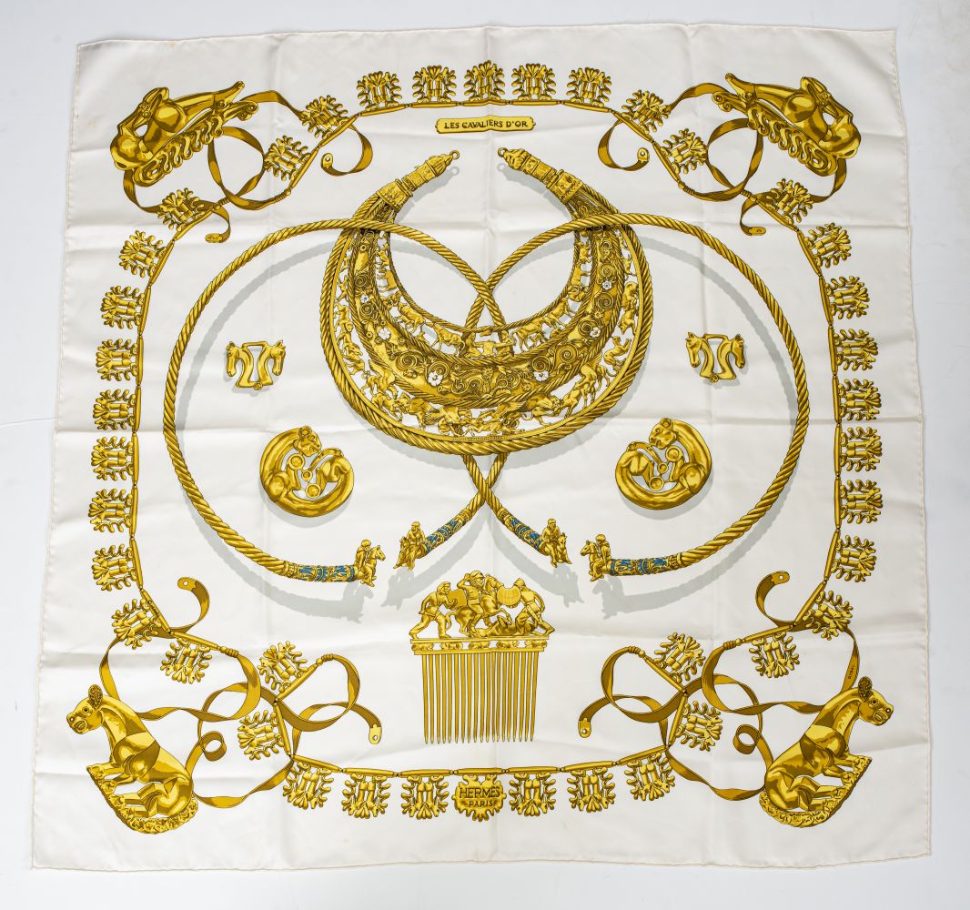 HERMES LES CAVALIERS DOR SILK SCARF