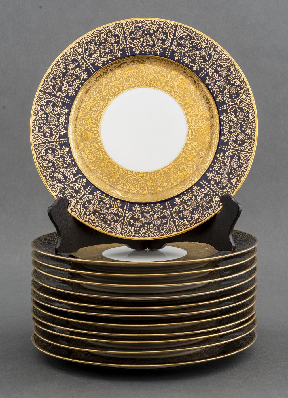HUTSCHENREUTHER LIMOGES GOLD ENCRUSTED 3c574b