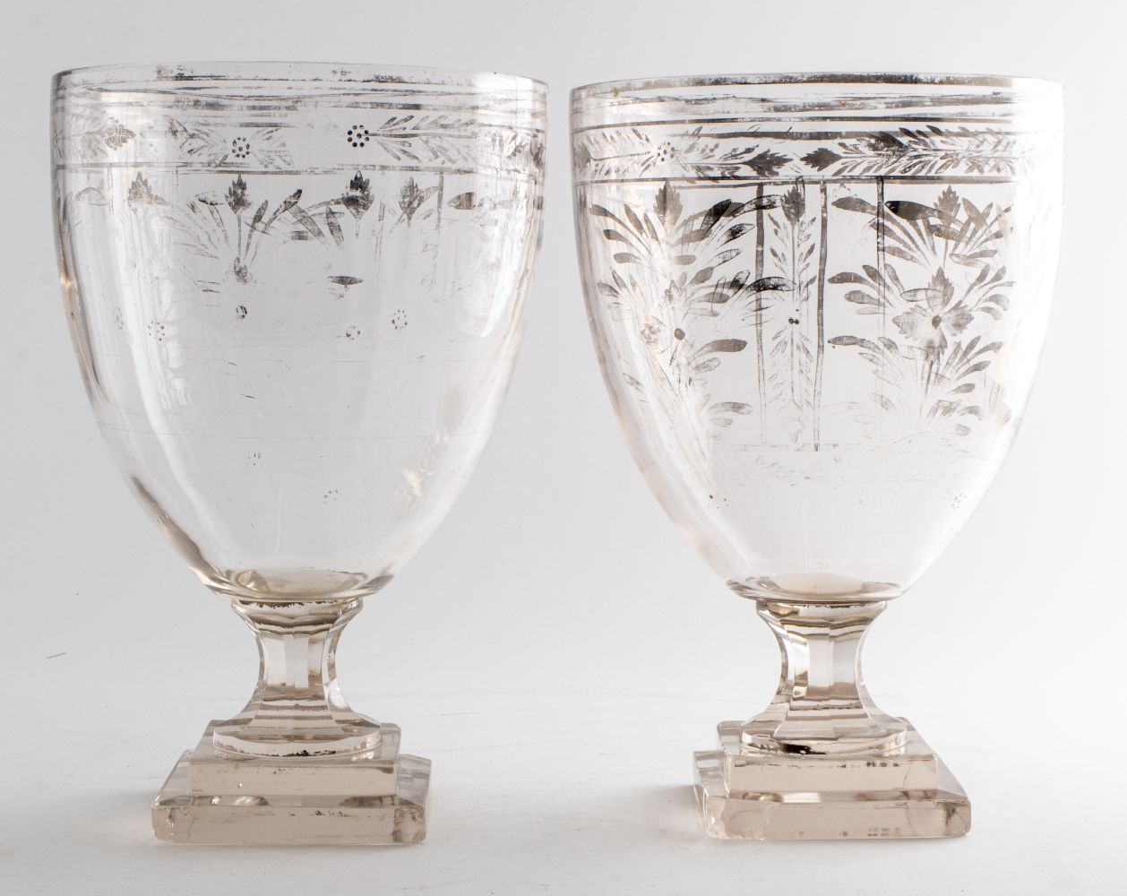 LARGE CRYSTAL VASES WITH SILVER 3c5777