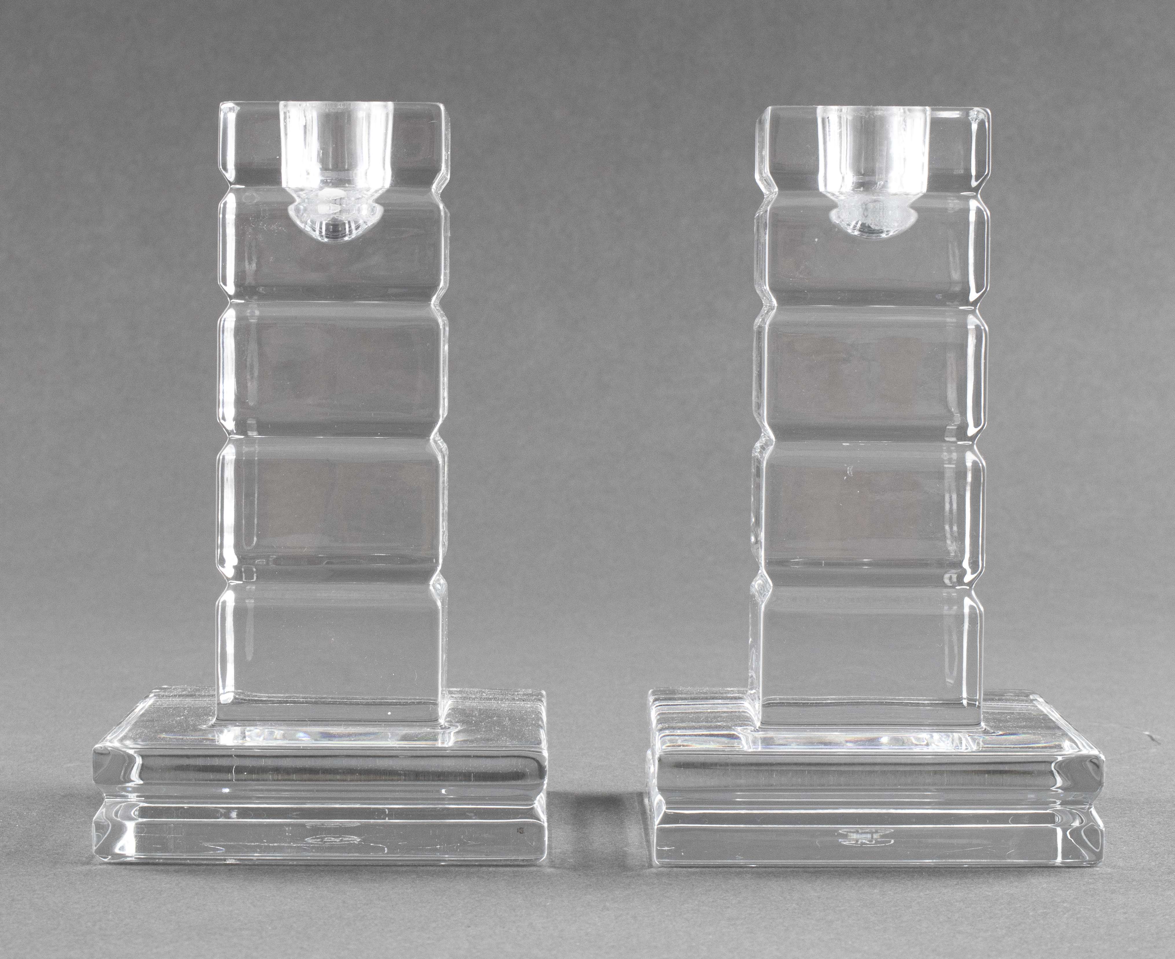 MINIMALIST CONTEMPORARY GLASS CANDLESTICKS  3c589d