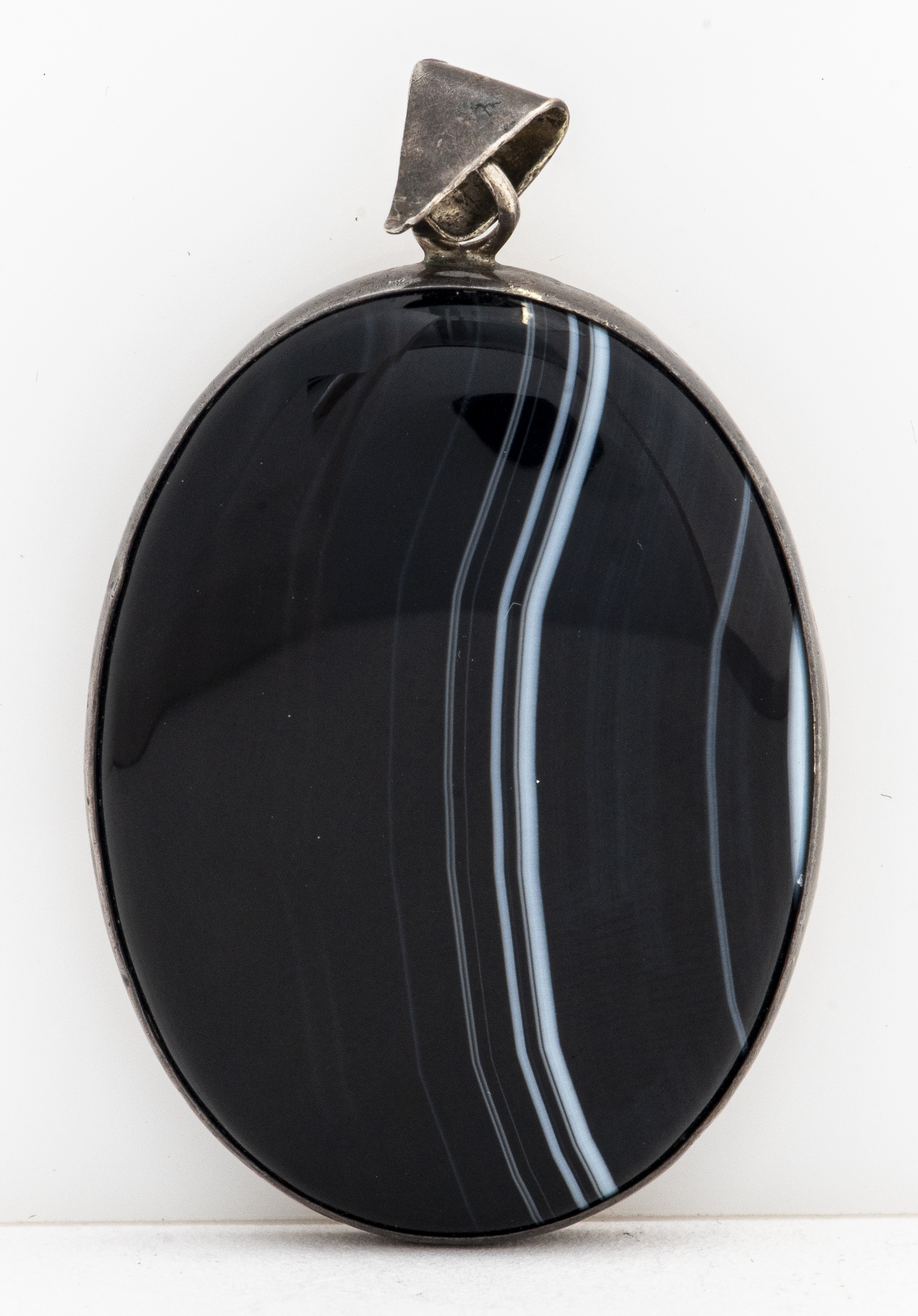 VICTORIAN SILVER OVAL BLACK BANDED 3c594f