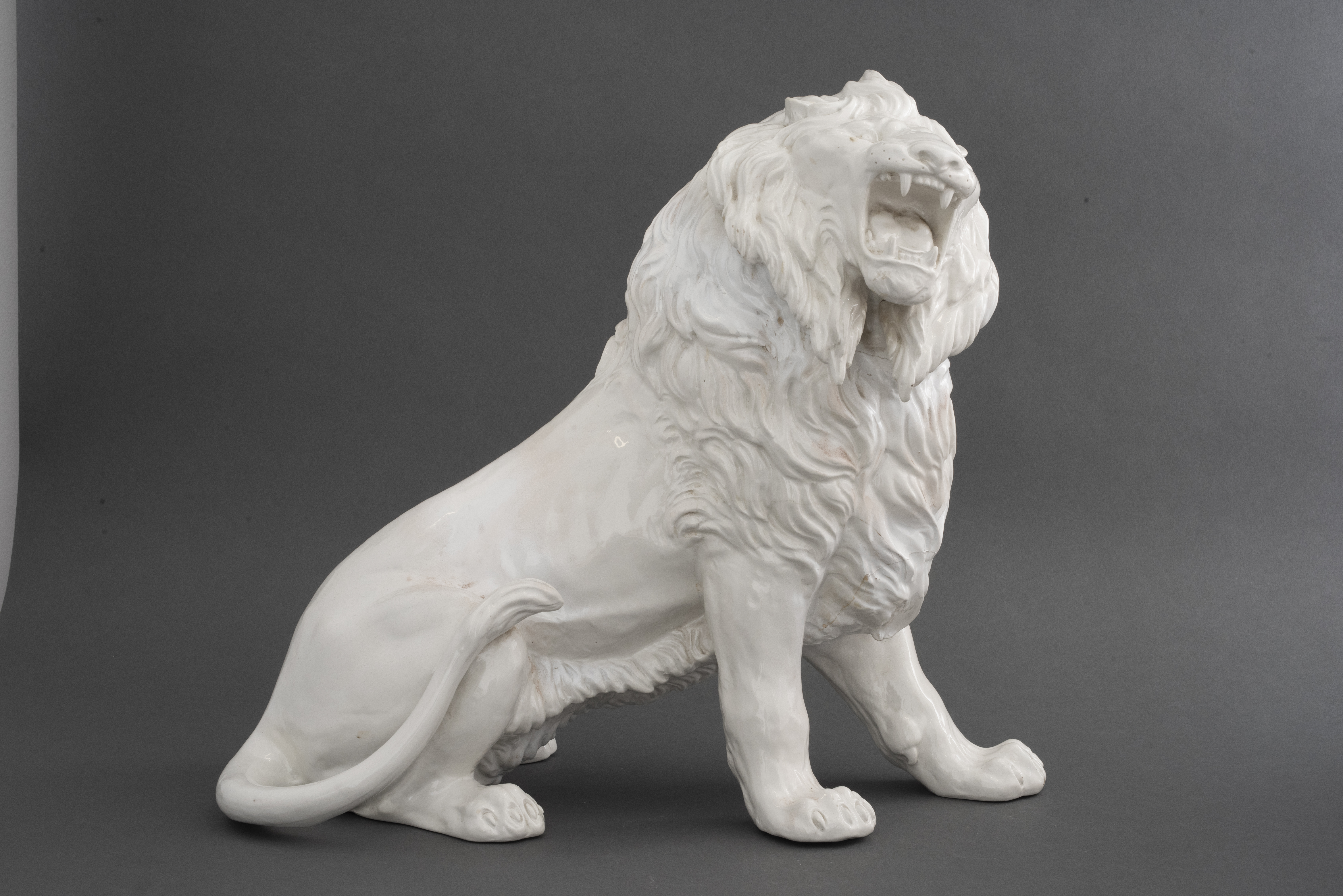 LARGE CERAMIC LION Large white