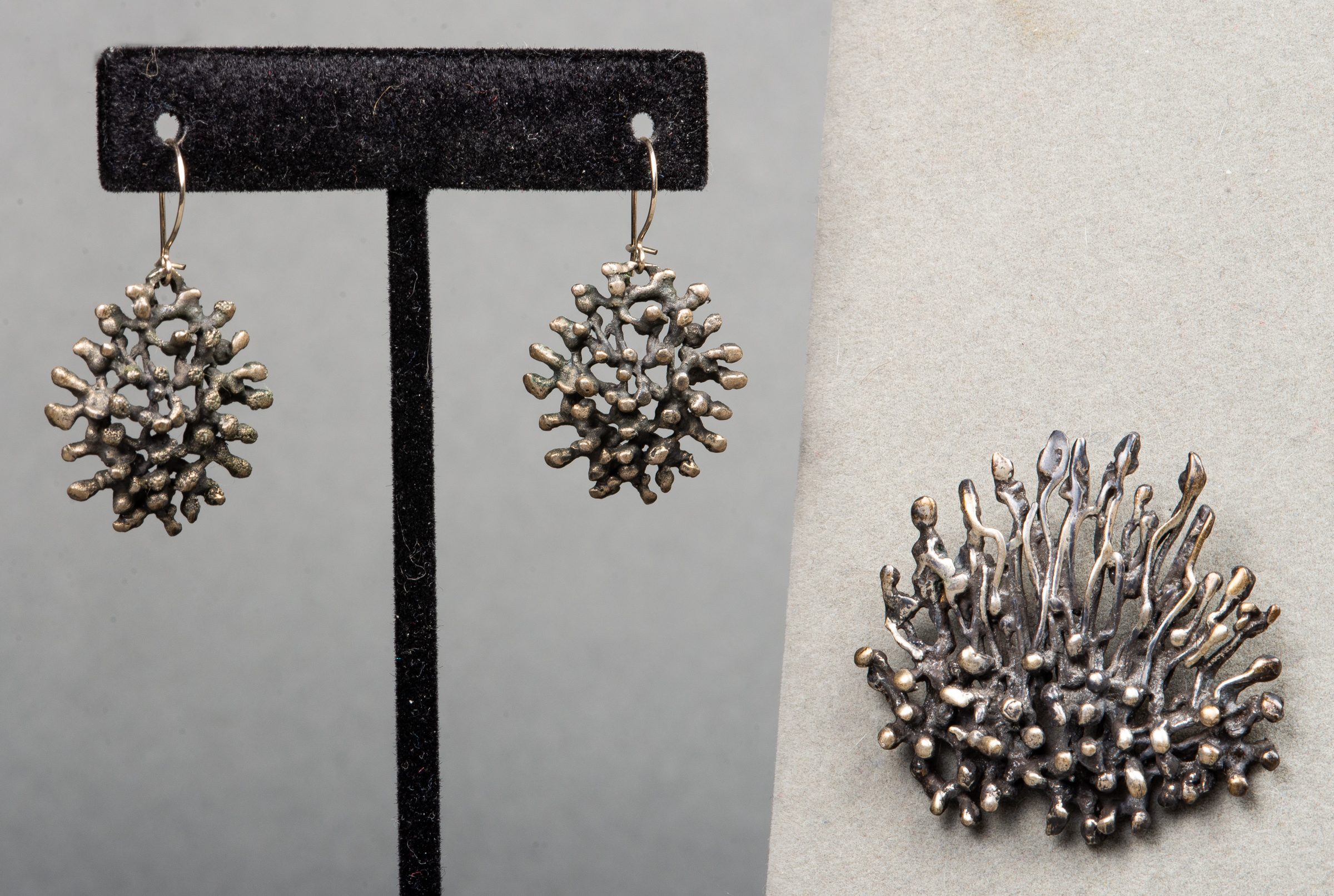 BRUTALIST SILVER EARRINGS & BROOCH/