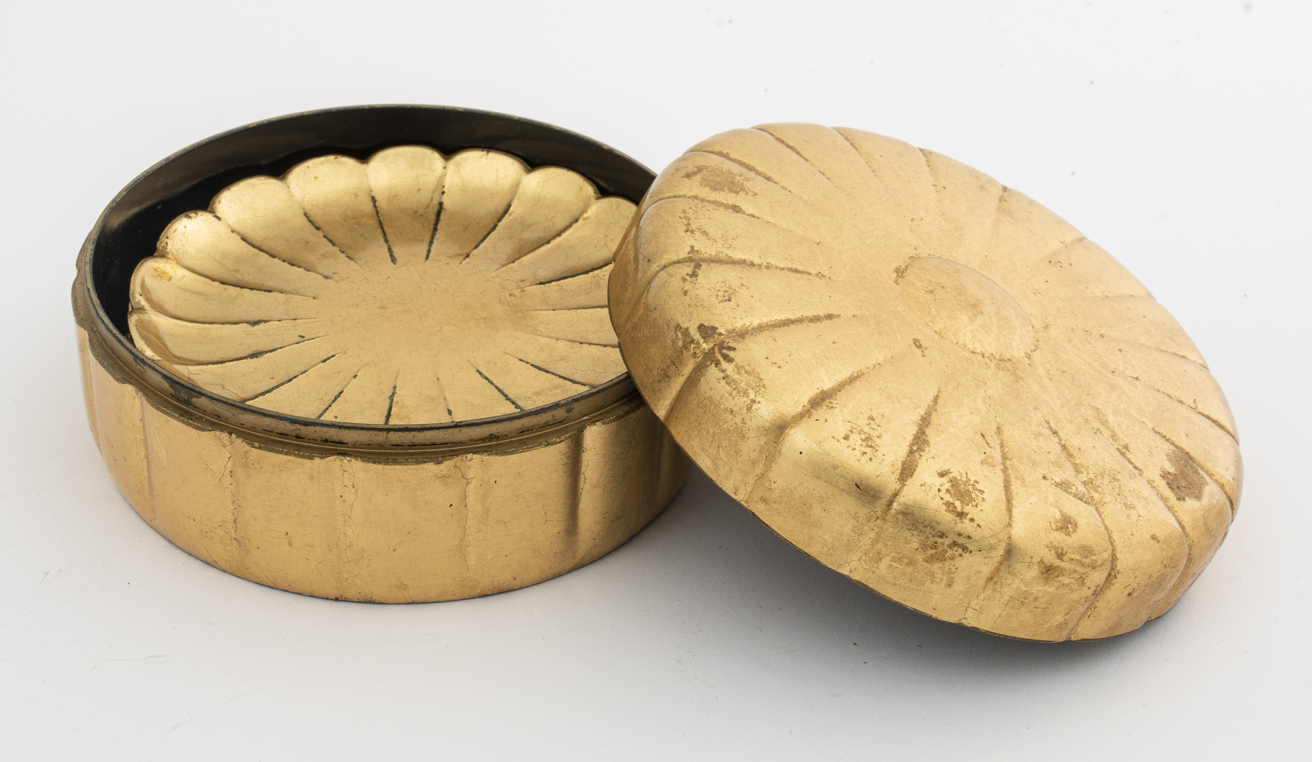 JAPANESE GOLD-TONED COASTERS WITH