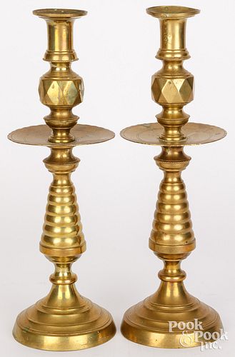 LARGE PAIR OF VICTORIAN BRASS CANDLESTICKSLarge 3c5ef3