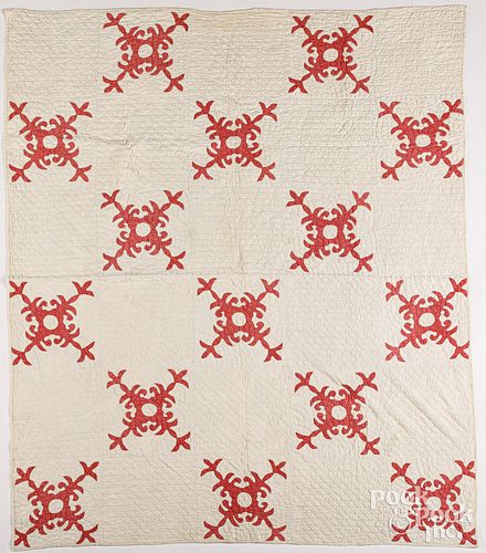 RED AND WHITE APPLIQUé QUILT,