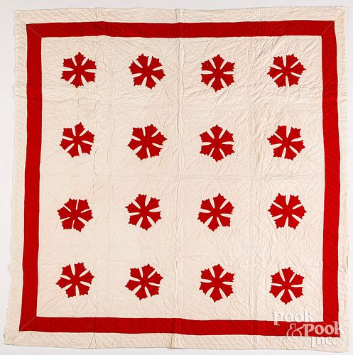 RED AND WHITE APPLIQUé QUILT,