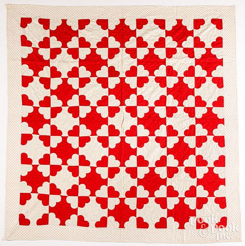 RED AND WHITE PATCHWORK QUILT  3c623e