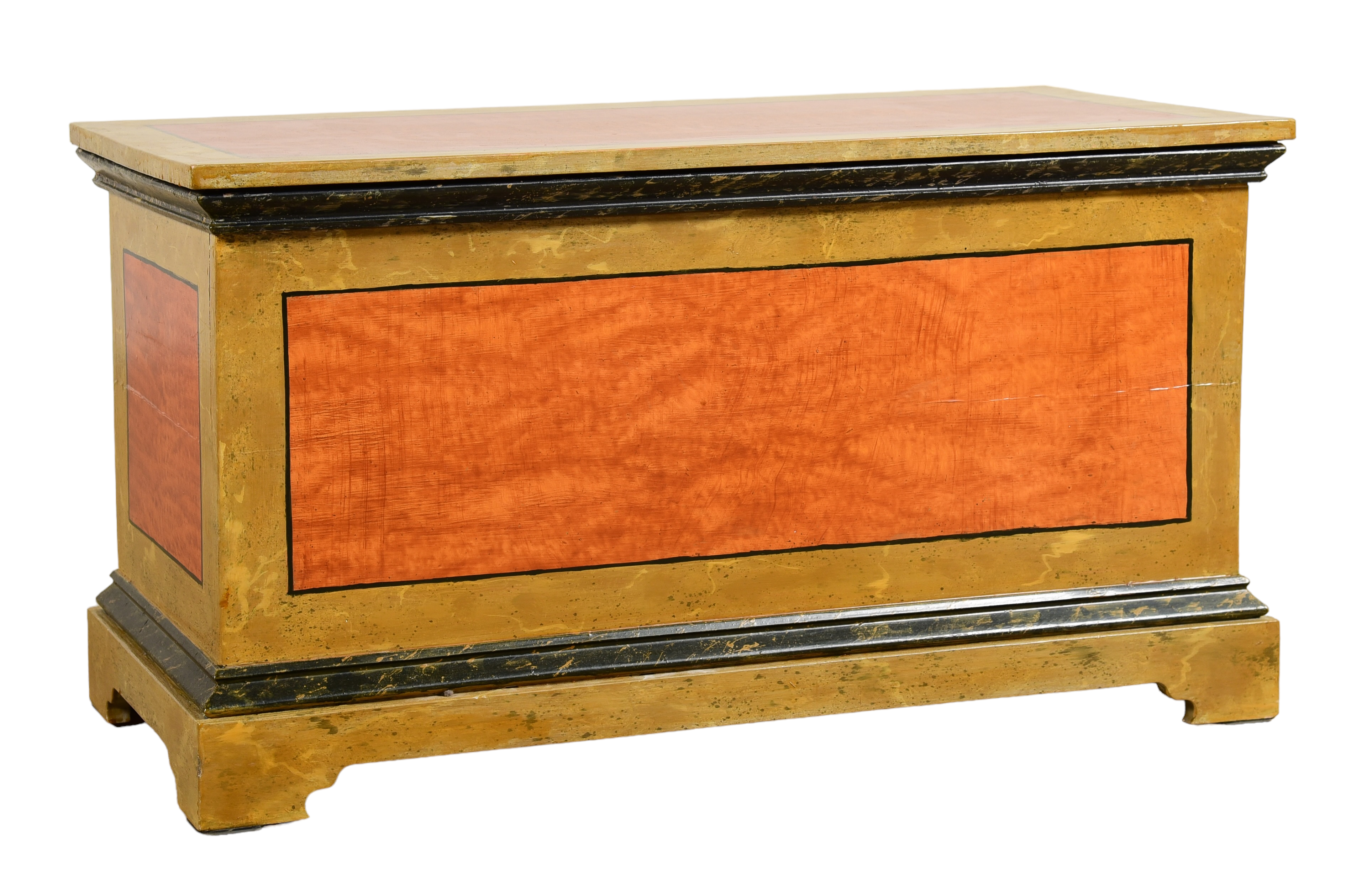 Pine blanket chest, with painted