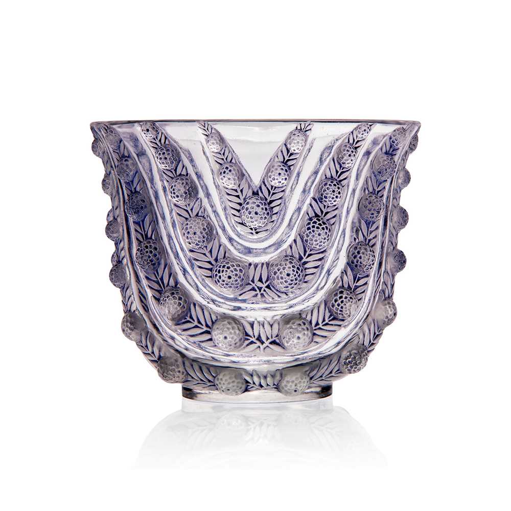 ‡ RENé LALIQUE (FRENCH 1860-1945)
VICHY