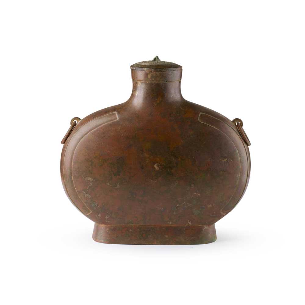 BRONZE RITUAL WINE VESSEL AND COVER,