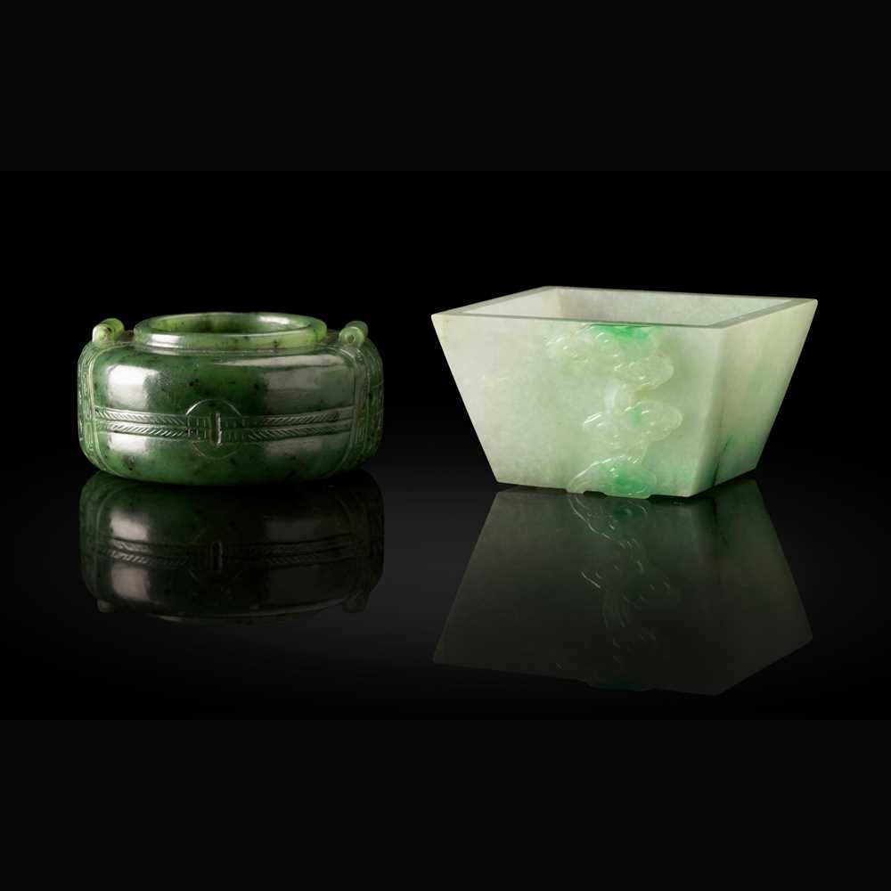 TWO JADE WATER DROPPERS
19TH-20TH