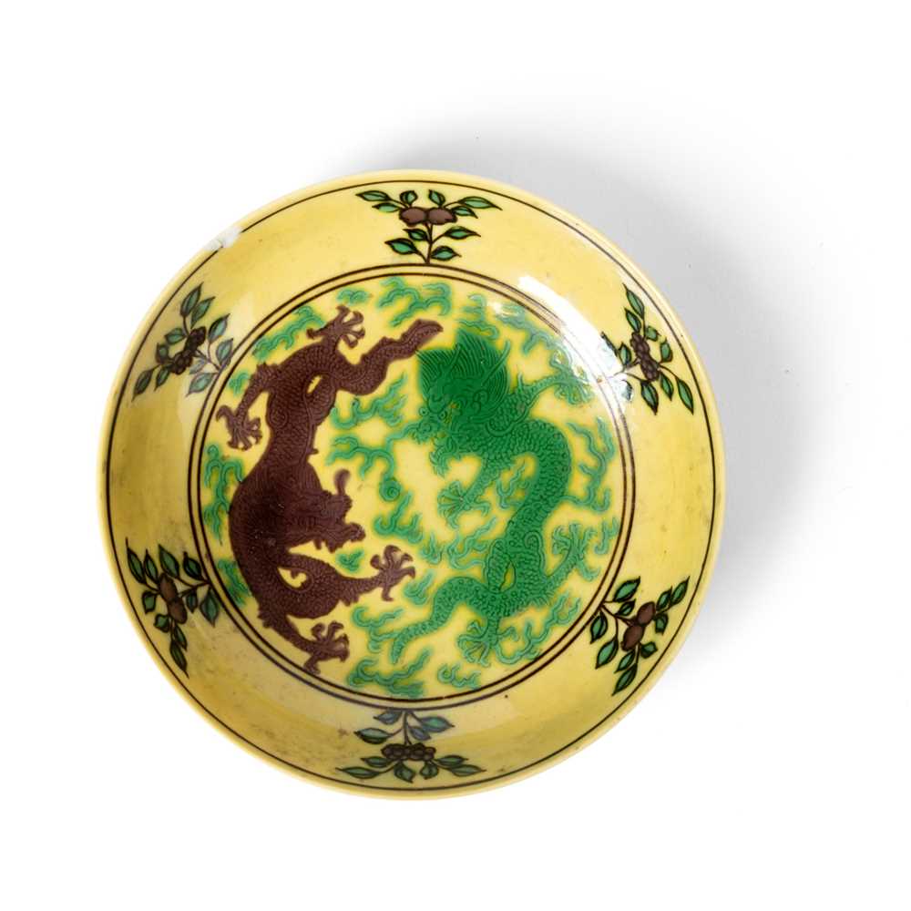 YELLOW GROUND GREEN ENAMELLED DRAGON  3c69bf