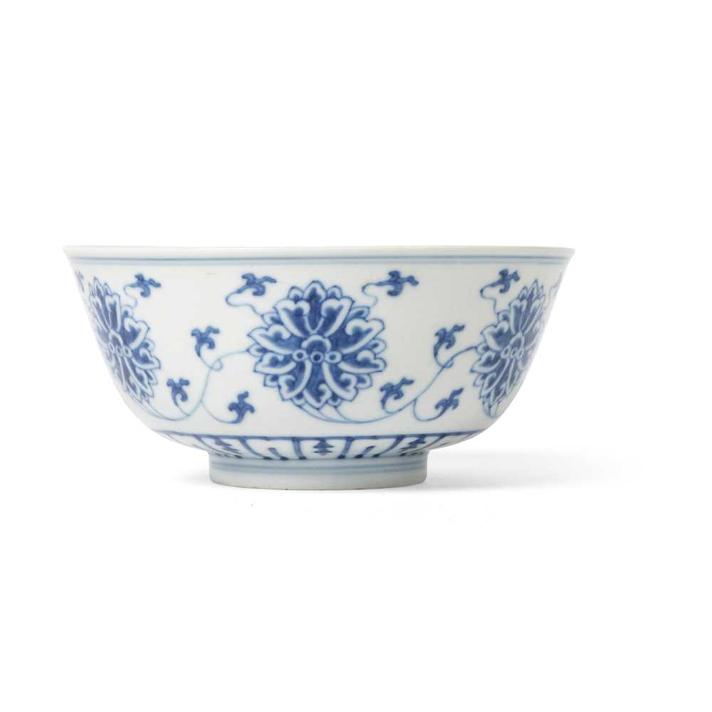 BLUE AND WHITE 'LOTUS' BOWL
QING