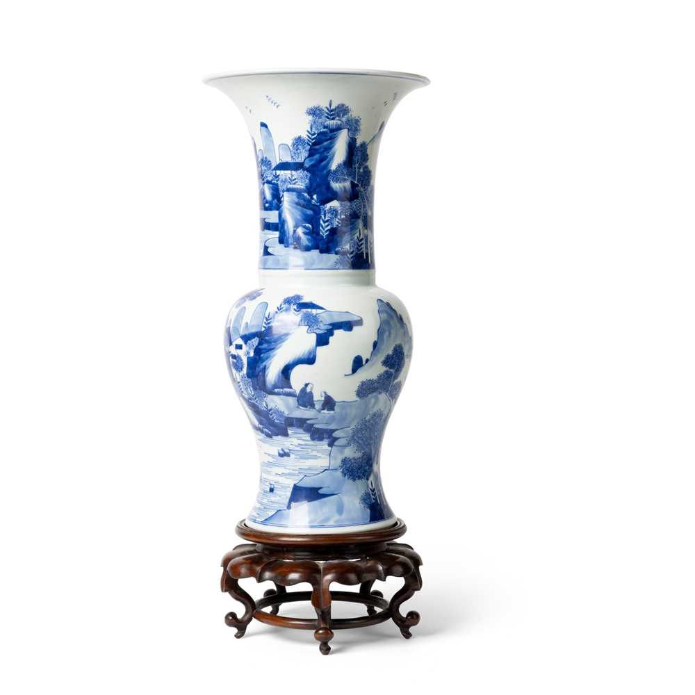 BLUE AND WHITE YEN YEN VASE the 3c69db