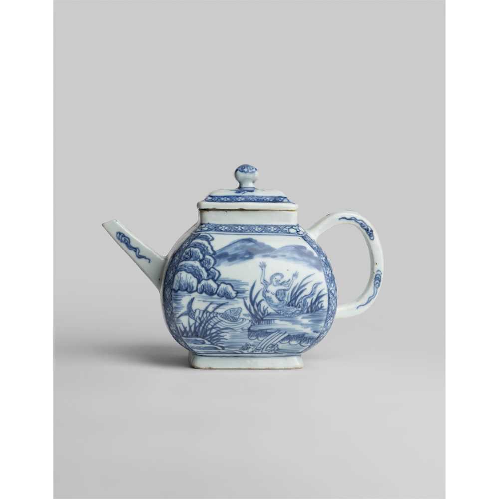 BLUE AND WHITE MERMAID LIDDED 3c6a0b