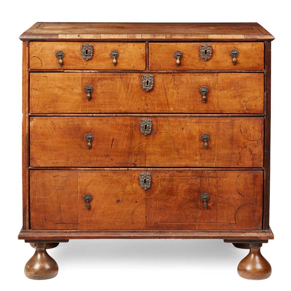 QUEEN ANNE WALNUT CHEST OF DRAWERS EARLY 3c6ad9