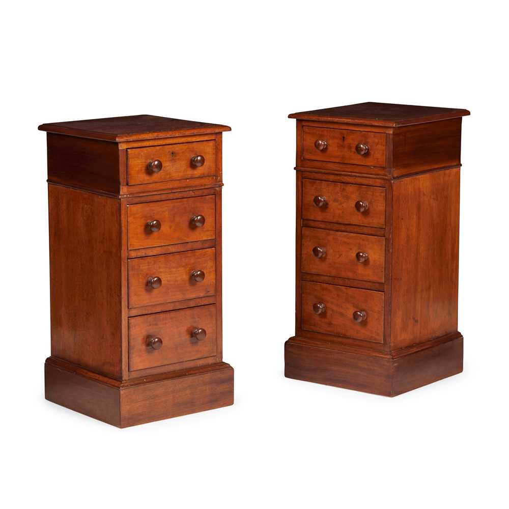 PAIR OF VICTORIAN MAHOGANY BEDSIDE 3c6b55