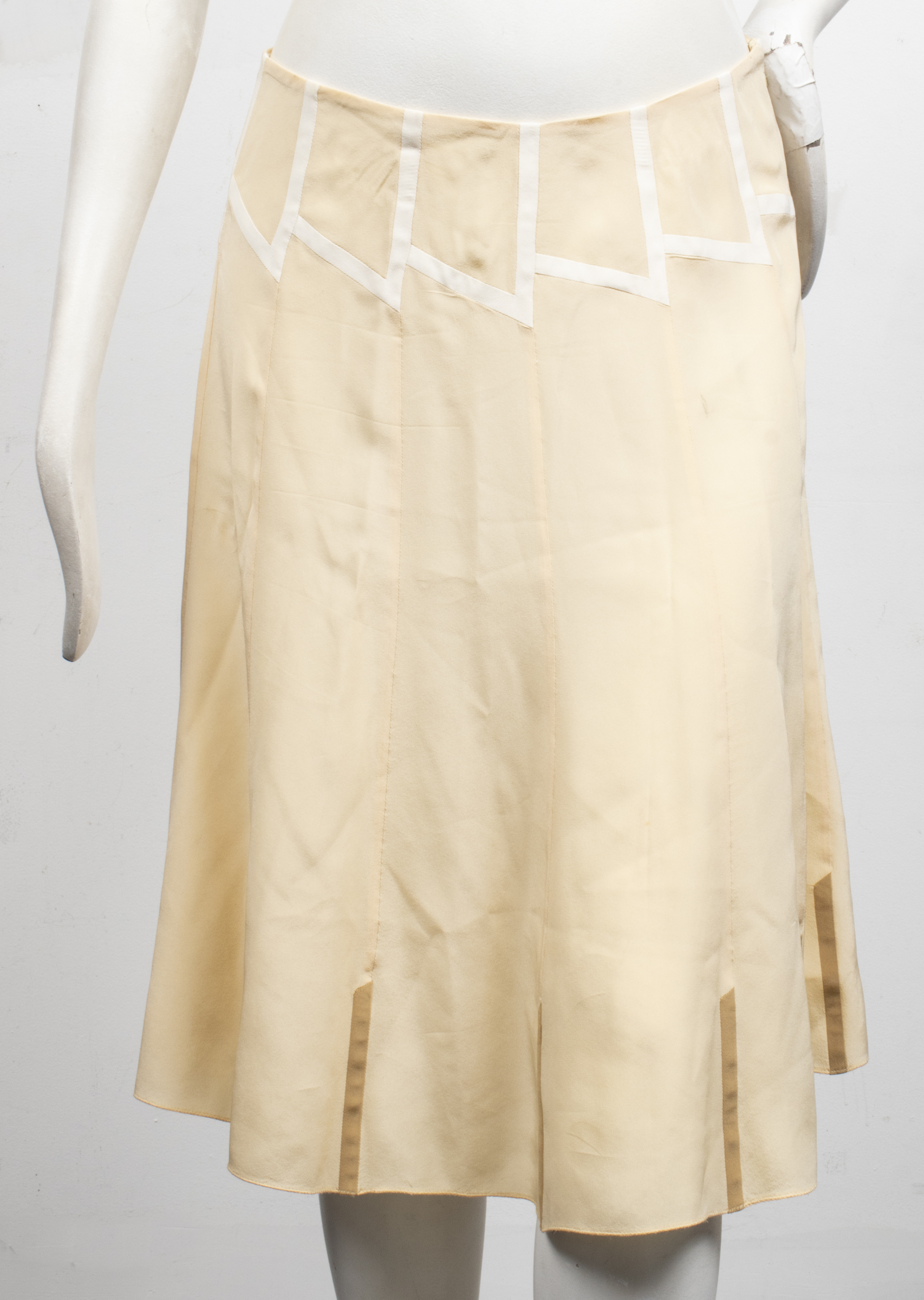 PRADA SILK SKIRT, SIZE 42 Beige