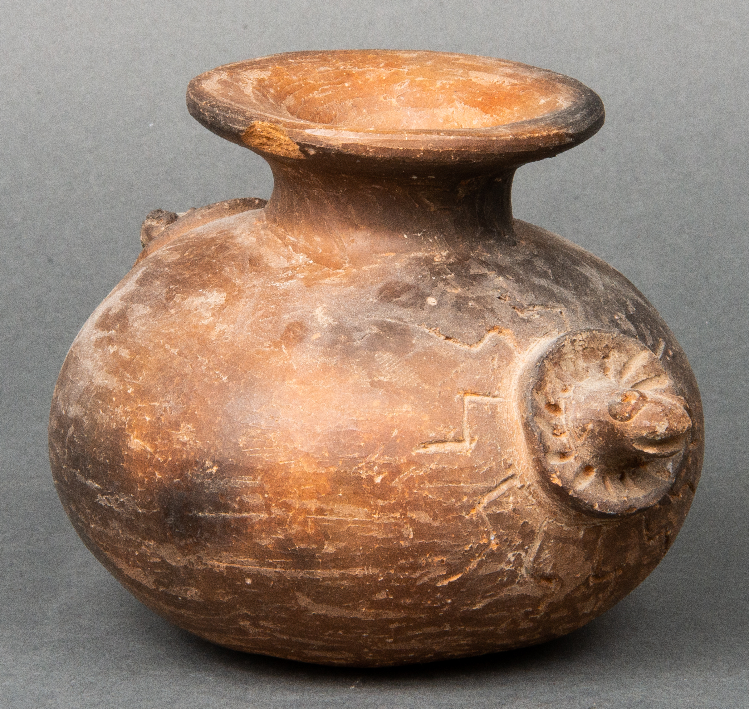 NATIVE AMERICAN EFFIGY HANDLE POTTERY