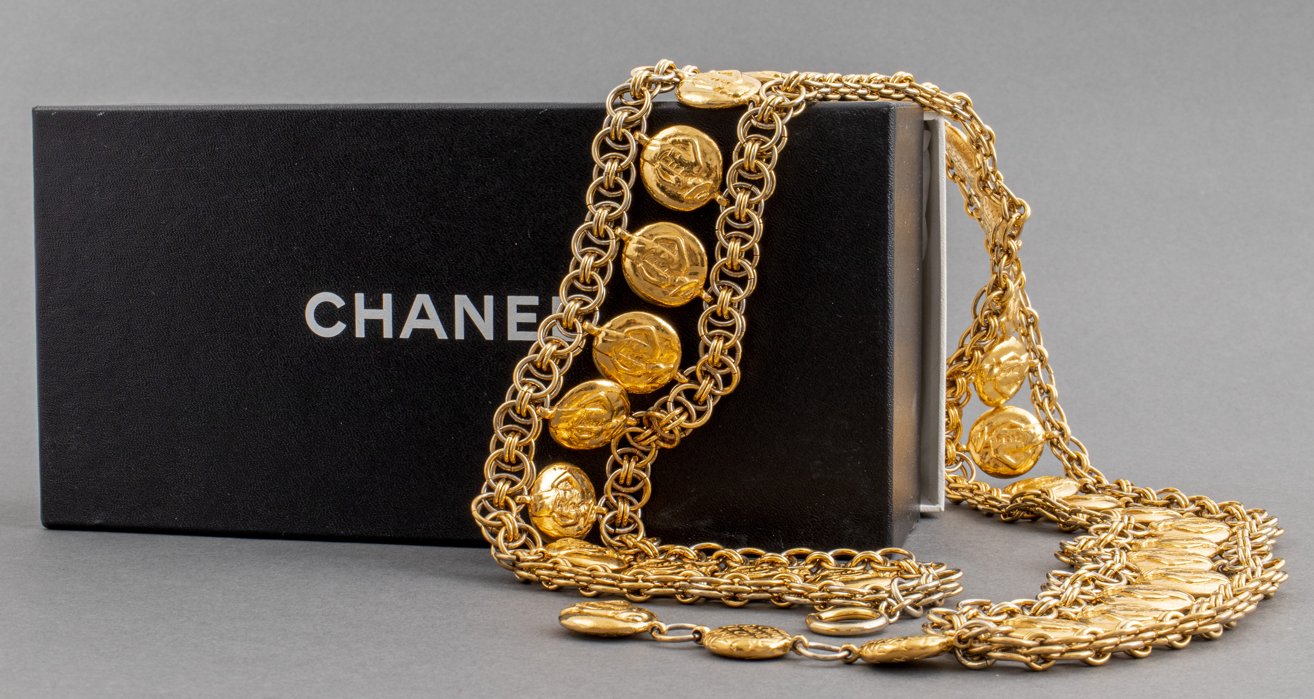 CHANEL ADJUSTABLE GOLD TONE MEDALLION 3c4652