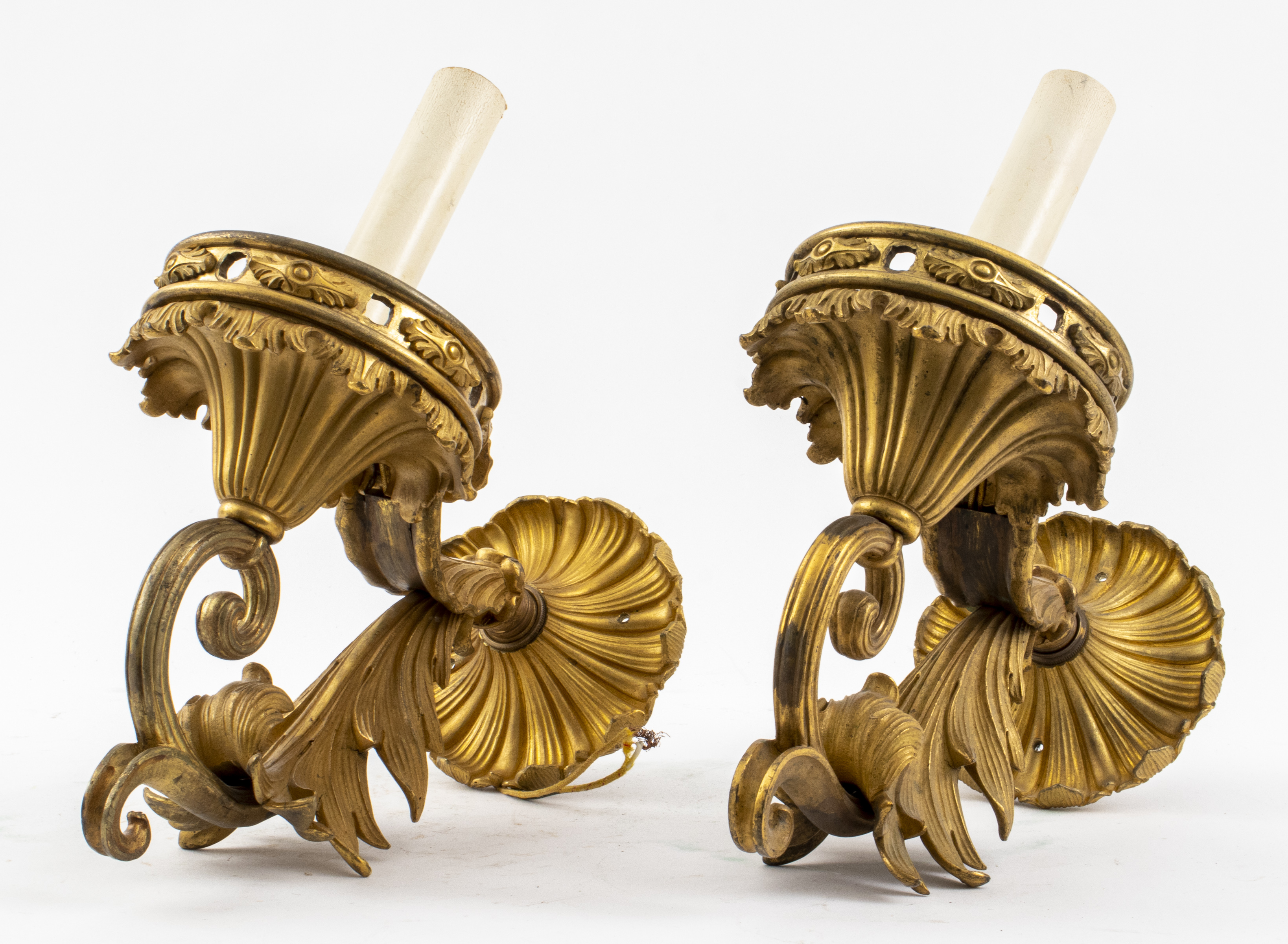 ROCOCO STYLE GILT BRONZE SCONCES  3c469d