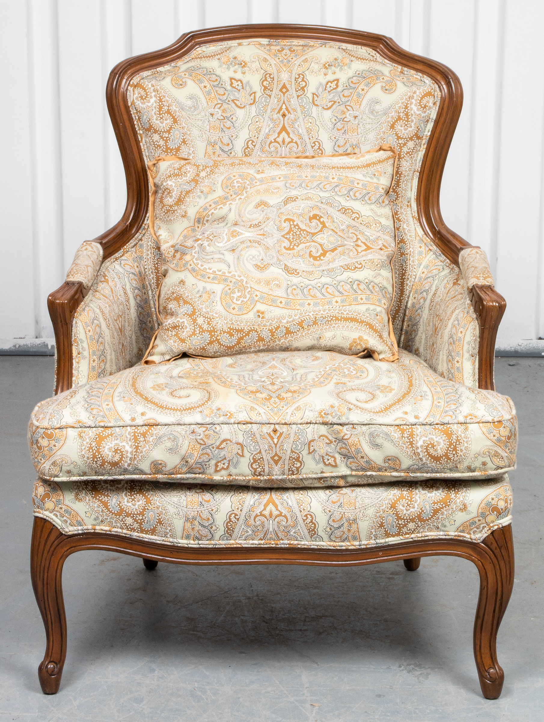 LOUIS XV STYLE UPHOLSTERED BERG RE 3c46f9