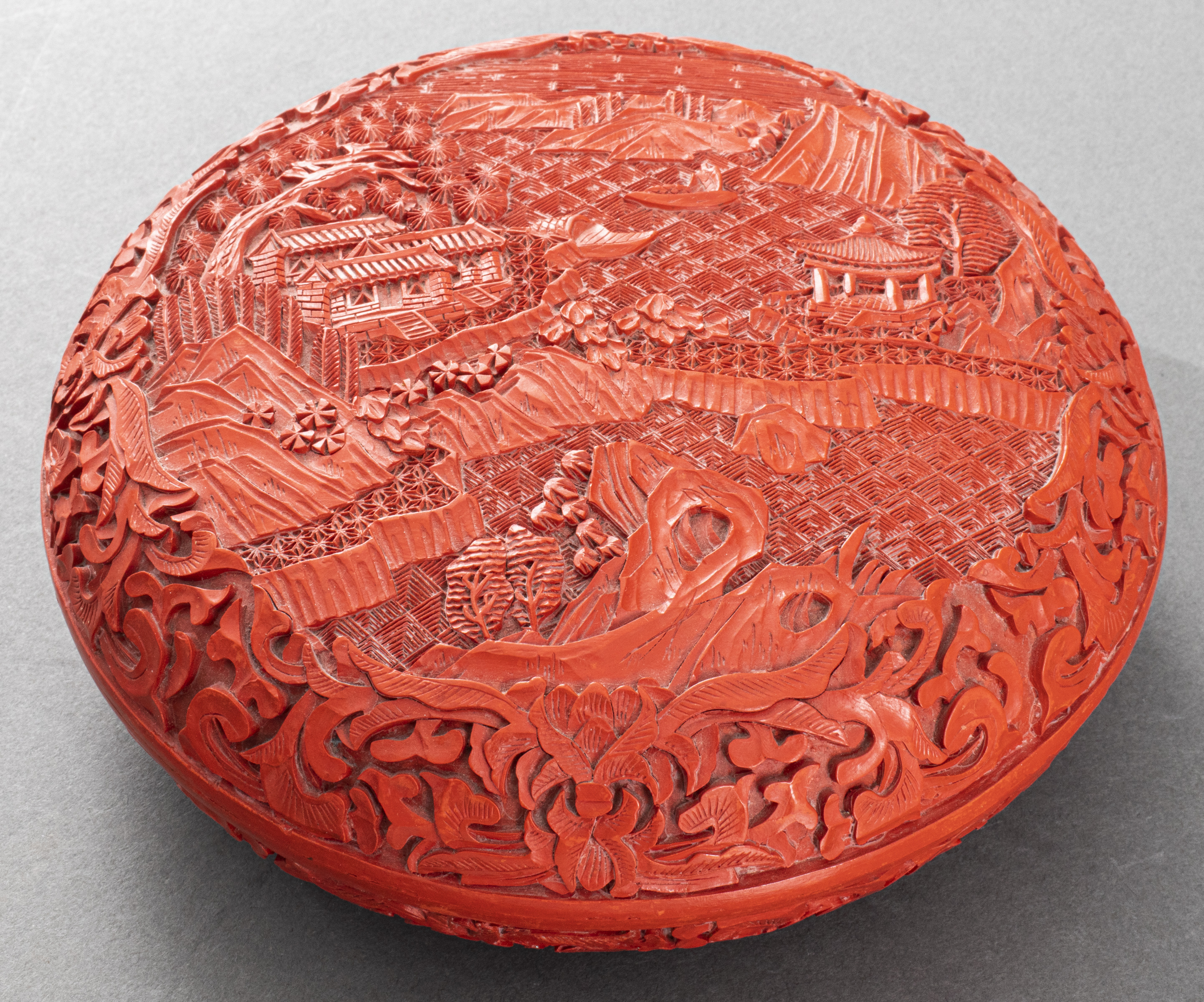 CHINESE CARVED CINNABAR LACQUER