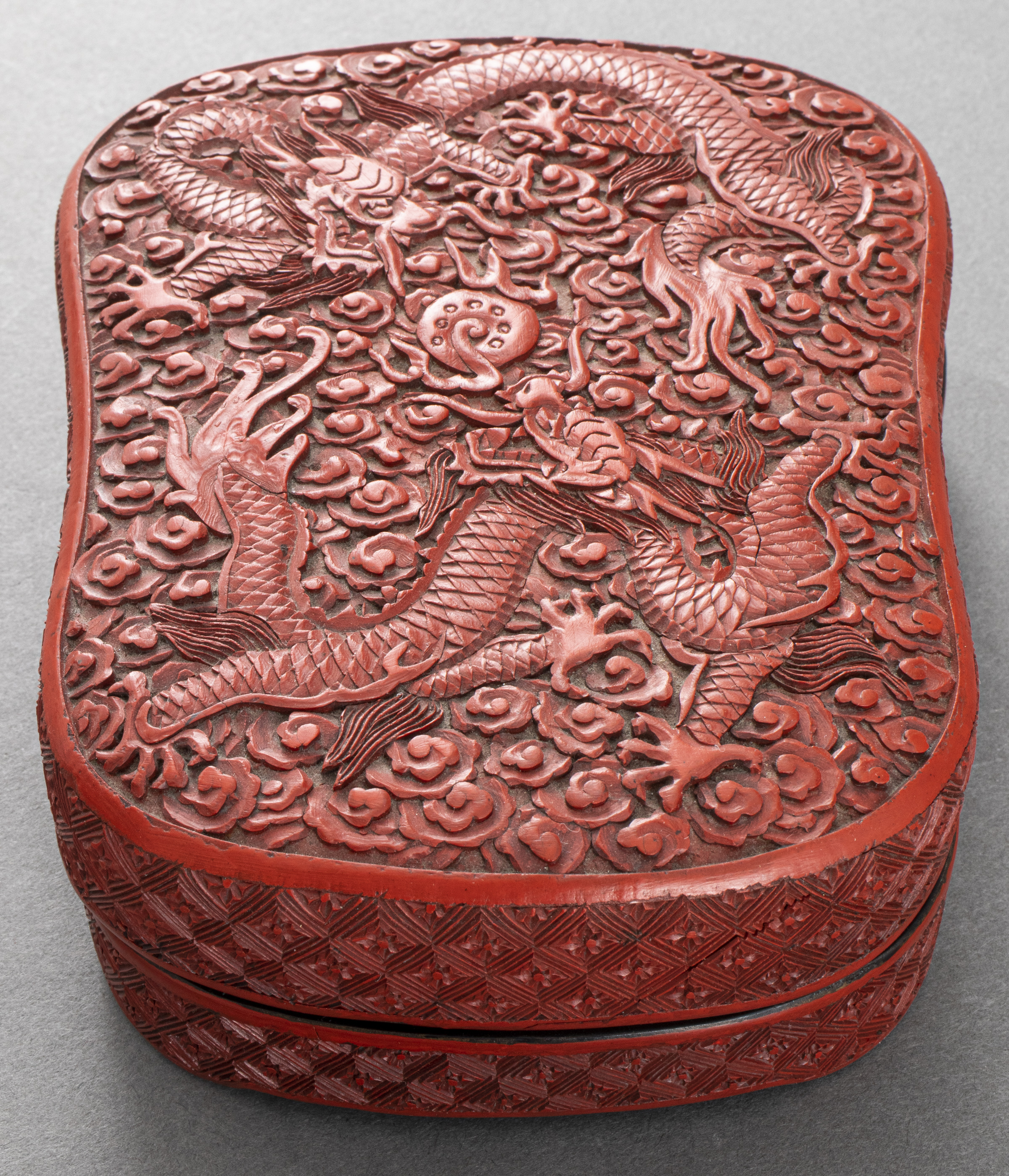 CHINESE CARVED CINNABAR LACQUER 3c47c3